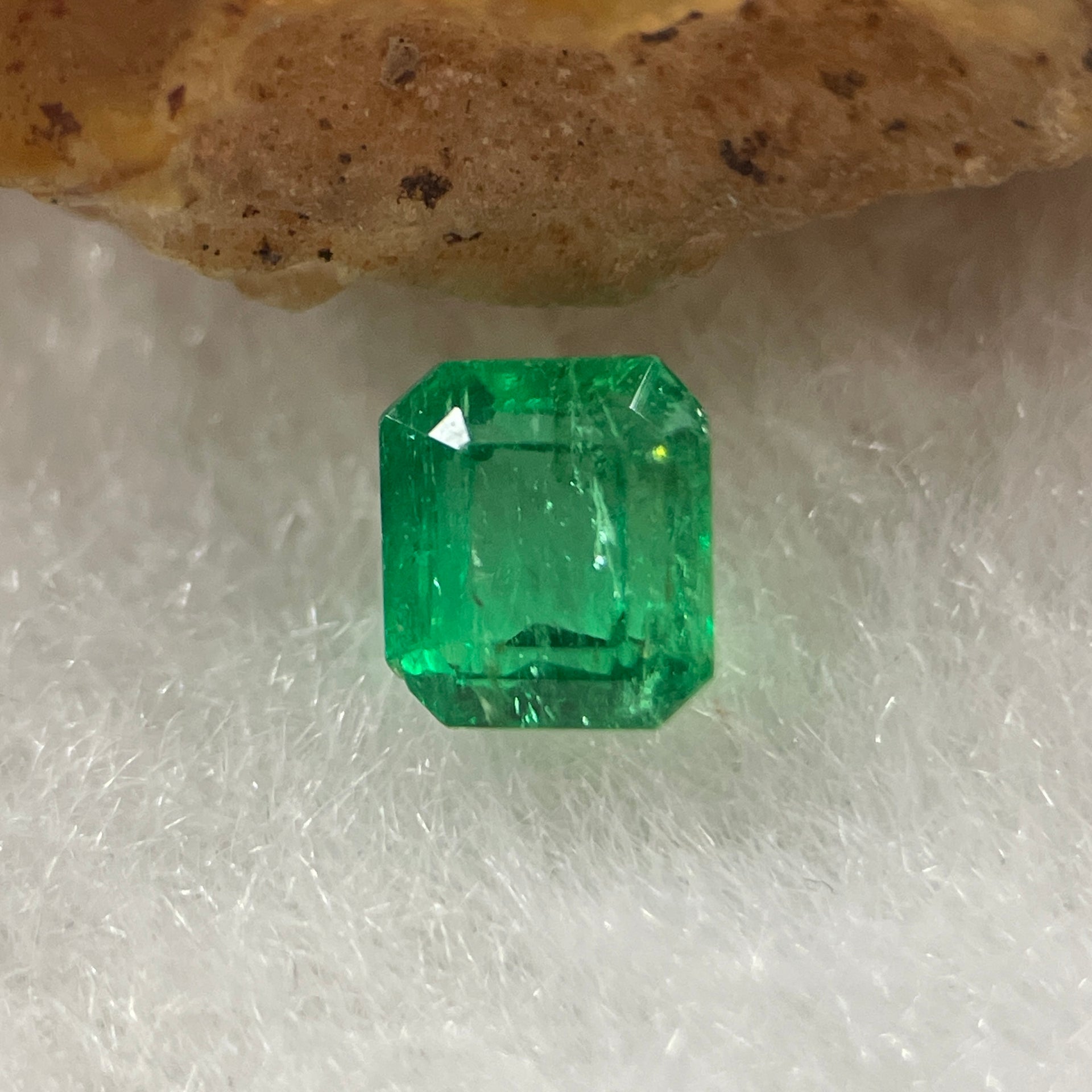 Natural Colombia Green Emerald (Beryl) Cut-Cornered Rectangular step cut 0.53ct 4.6 by 4.2 by 3.4mm - Huangs Jadeite and Jewelry Pte Ltd