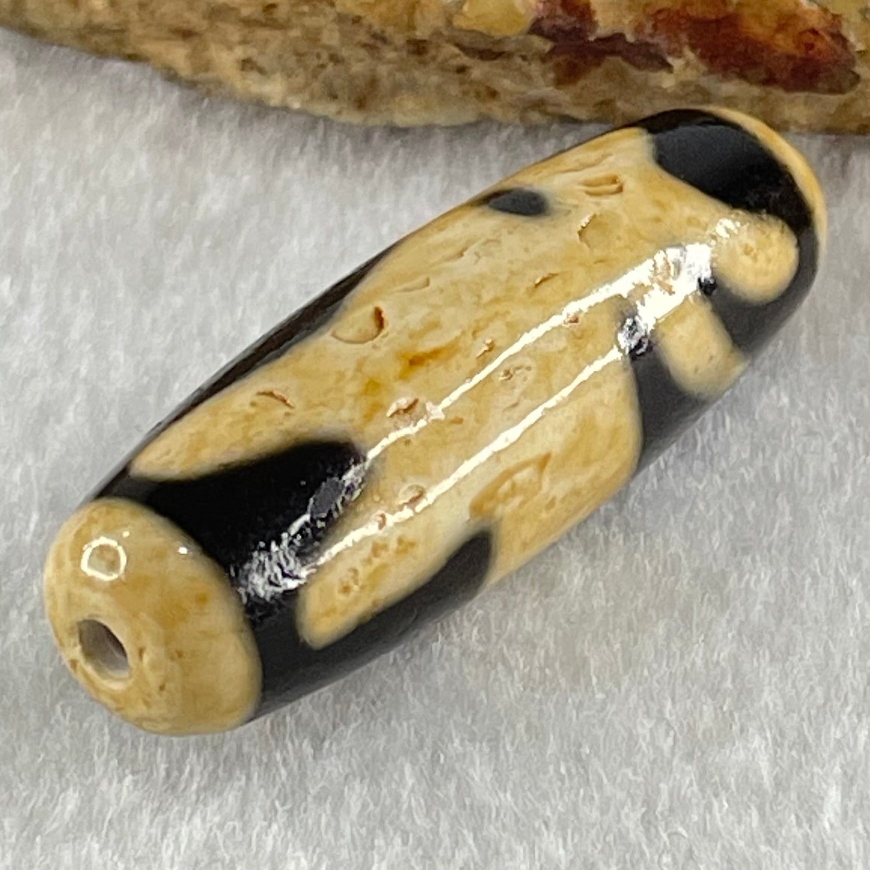 Natural Powerful Tibetan Old Oily Agate Goat Dzi Bead Heavenly Master (Tian Zhu) 山羊天珠 9.36g 38.0 by 12.6mm - Huangs Jadeite and Jewelry Pte Ltd