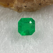 Natural Colombia Vivid Green Emerald (Beryl) Cut-Cornered Square Step cut 0.48ct 4.8 by 4.7 by 3.3mm - Huangs Jadeite and Jewelry Pte Ltd