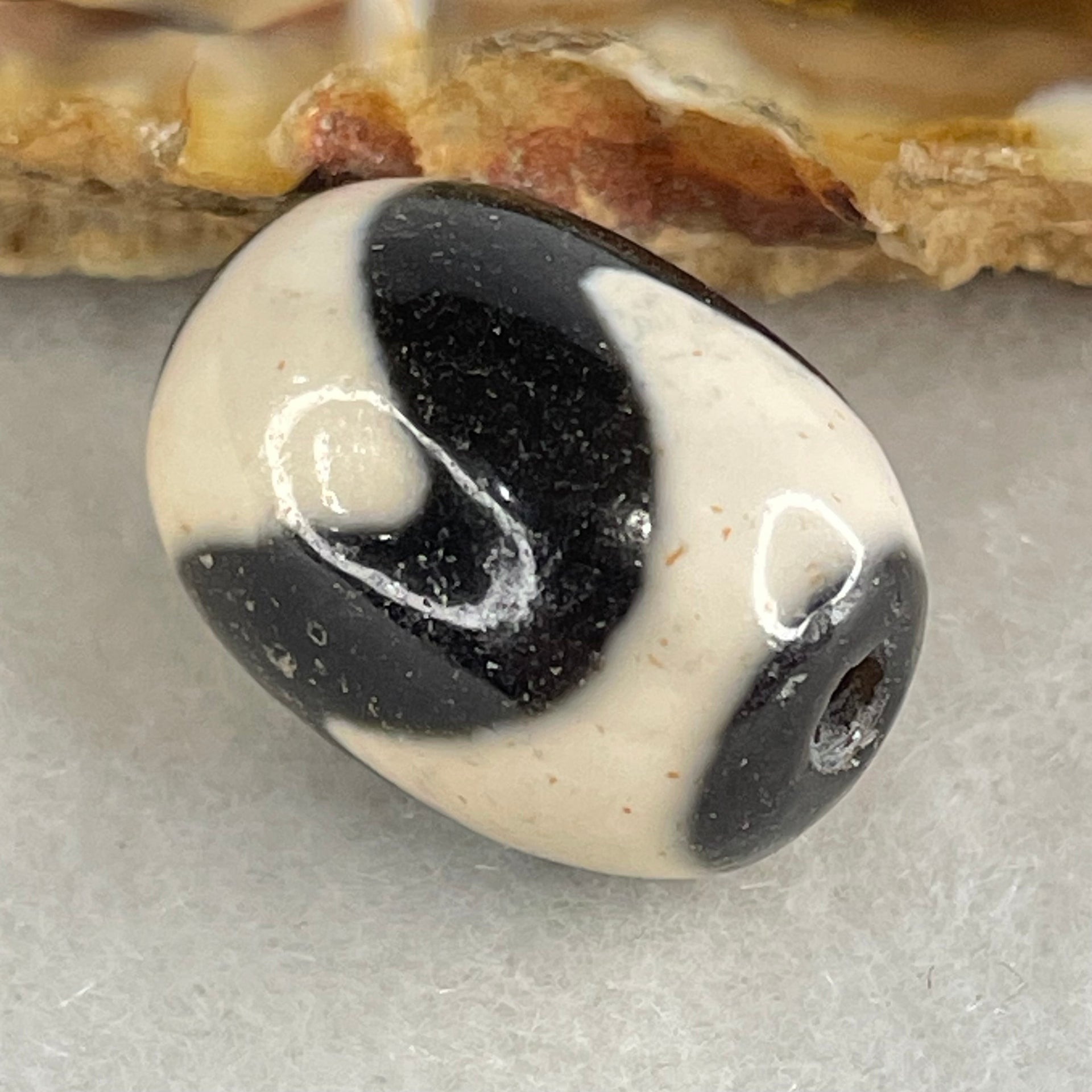 Natural Powerful Tibetan Old Oily Agate Tiger Tooth Daluo Dzi Bead Heavenly Master (Tian Zhu) 虎呀天诛 4.38g 17.8 by 13.1mm - Huangs Jadeite and Jewelry Pte Ltd