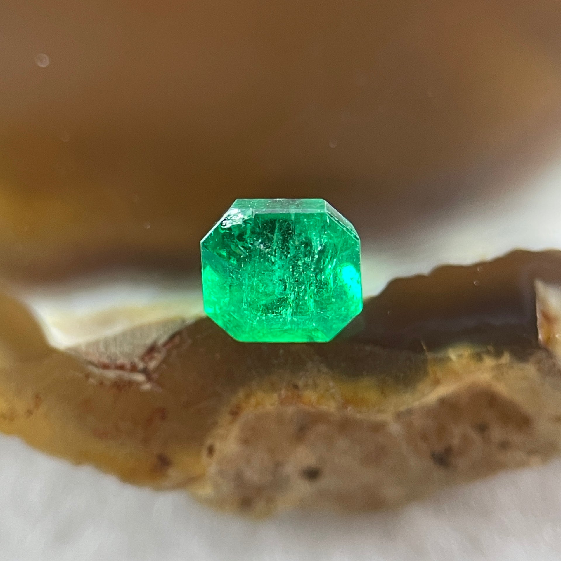 Natural Colombia Green Emerald (Beryl) Cut-Cornered Rectangular step cut 0.53ct 4.5 by 4.5 by 3.8mm - Huangs Jadeite and Jewelry Pte Ltd