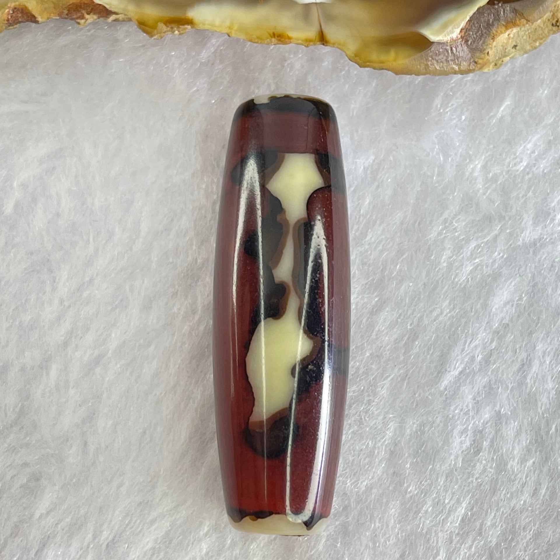 Natural Powerful Tibetan Old Oily Agate Guan Yin Dzi Bead Heavenly Master (Tian Zhu) 观音天珠 8.69g 38.0 by 12.1mm - Huangs Jadeite and Jewelry Pte Ltd