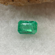 Natural Colombia Vivid Green Emerald (Beryl) Cut-Cornered Rectangular Step cut 0.41ct 5.0 by 3.6 by 2.9mm - Huangs Jadeite and Jewelry Pte Ltd