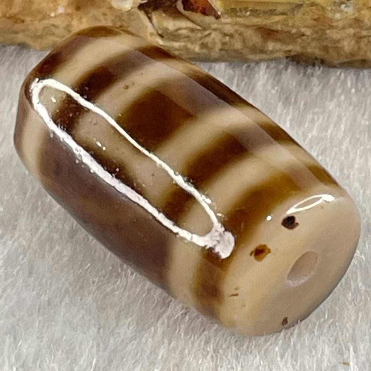 Natural Powerful Tibetan Old Oily Agate Sky Door Serenity 1 Eye Dzi Bead Heavenly Master (Tian Zhu) 一眼天门天诛 4.67g 19.5 by 11.7mm - Huangs Jadeite and Jewelry Pte Ltd