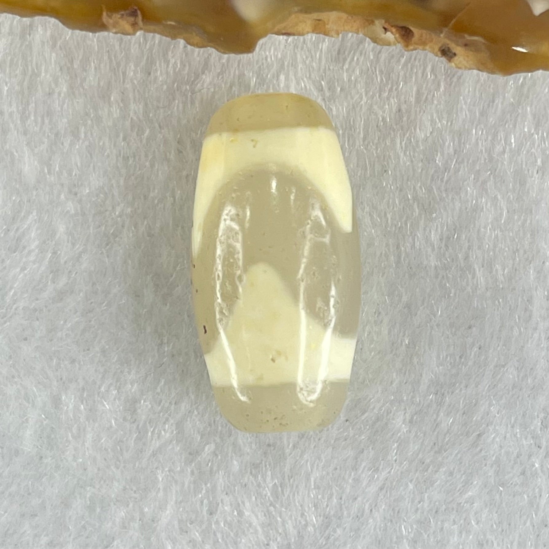 Natural Powerful Tibetan Old Oily Agate Tiger Tooth Daluo Dzi Bead Heavenly Master (Tian Zhu) 虎呀天诛 2.82g 19.9 by 10.1mm - Huangs Jadeite and Jewelry Pte Ltd