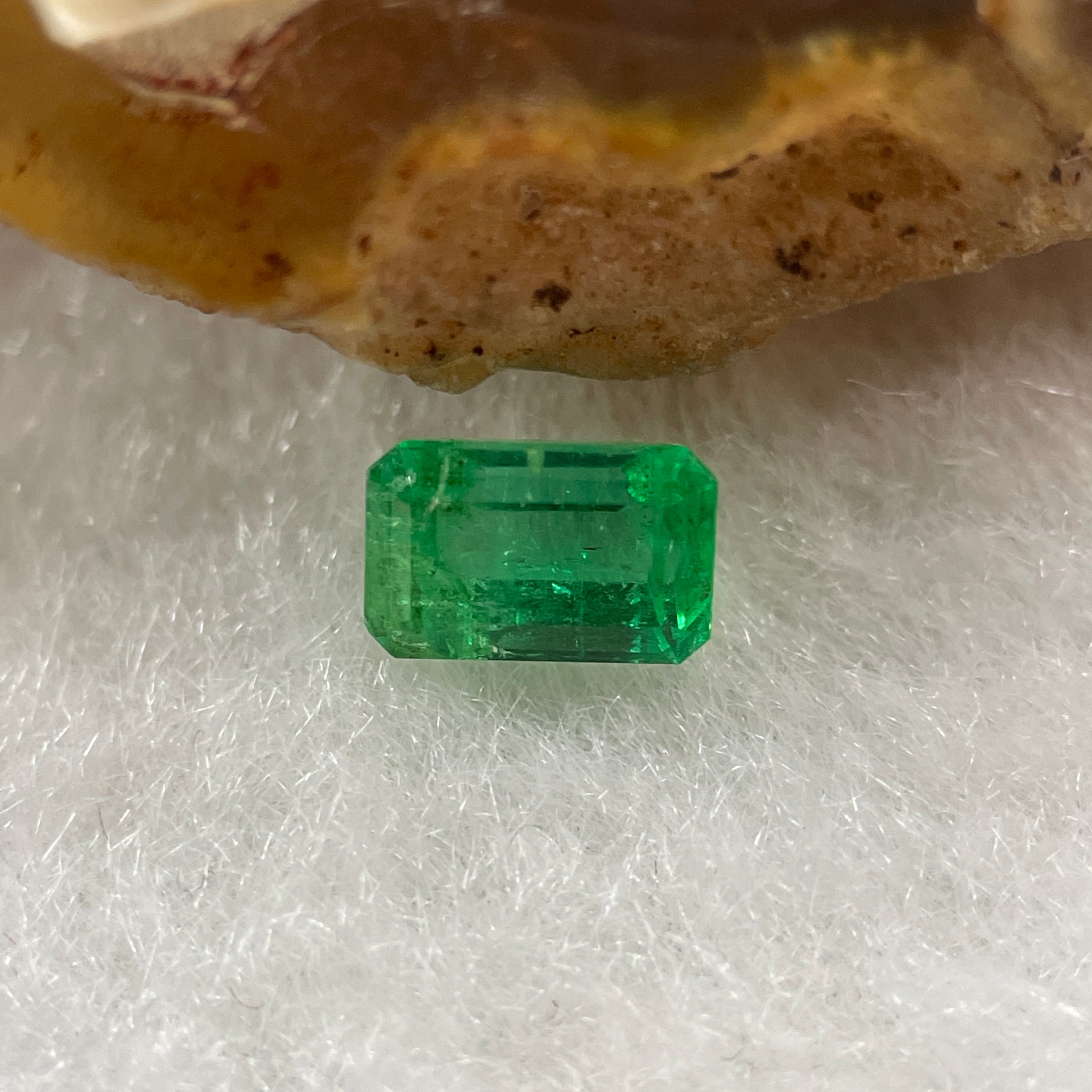 Natural Colombia Green Emerald (Beryl) Cut-Cornered Rectangular step cut 0.58ct 5.8 by 3.8 by 3.3mm - Huangs Jadeite and Jewelry Pte Ltd