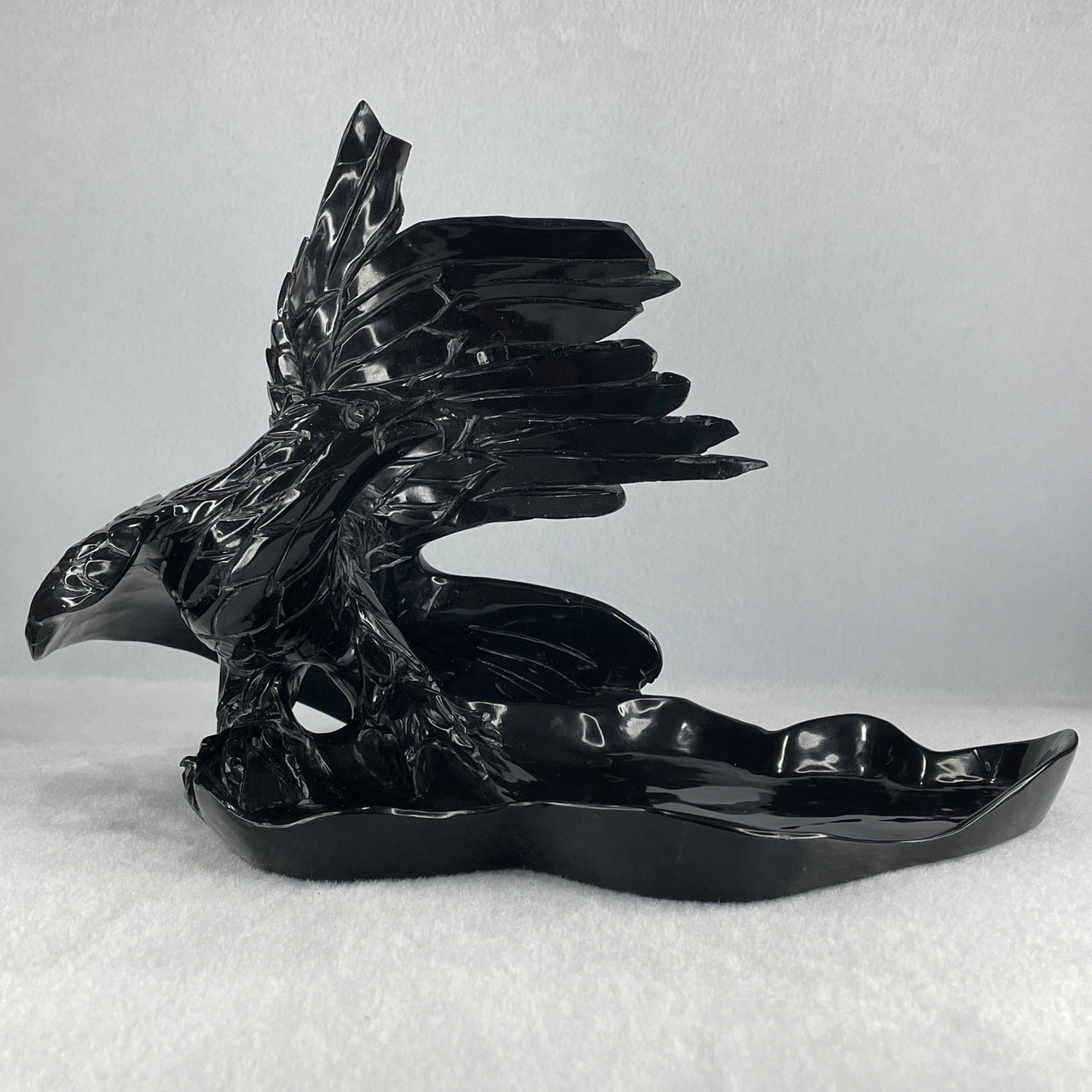 Black Stone Eagle with Pond Display 1,392.2g 270.0 by 165.0 by 190.0mm
