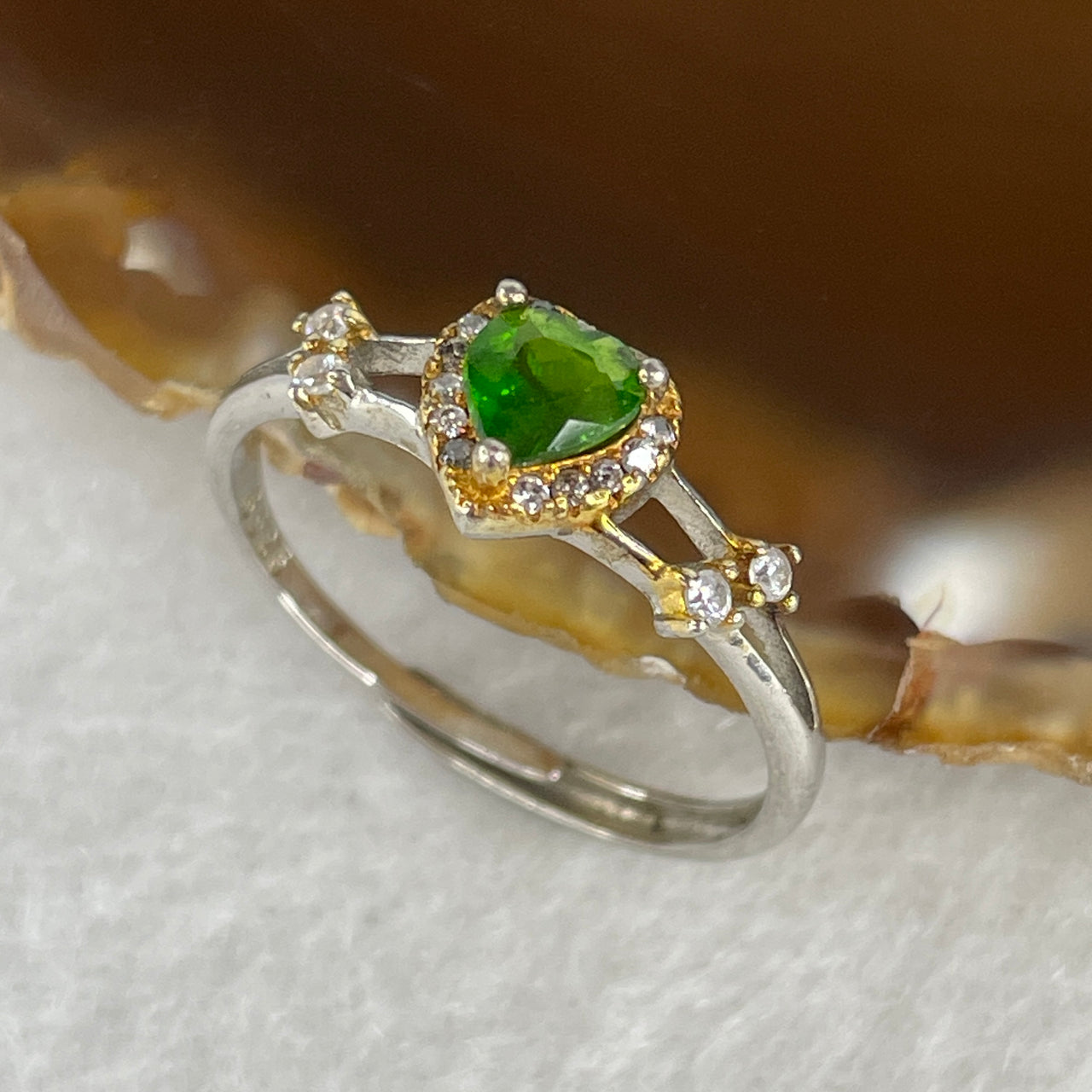 Natural Green Garnet Romantic Heart Ring | Liquid-Brilliance Faceted Tsavorite Paradigm | Solid S925 Sterling Silver Setting | Smart Adjustable Sizing (1.59g 5.3x4.3x1.5mm)