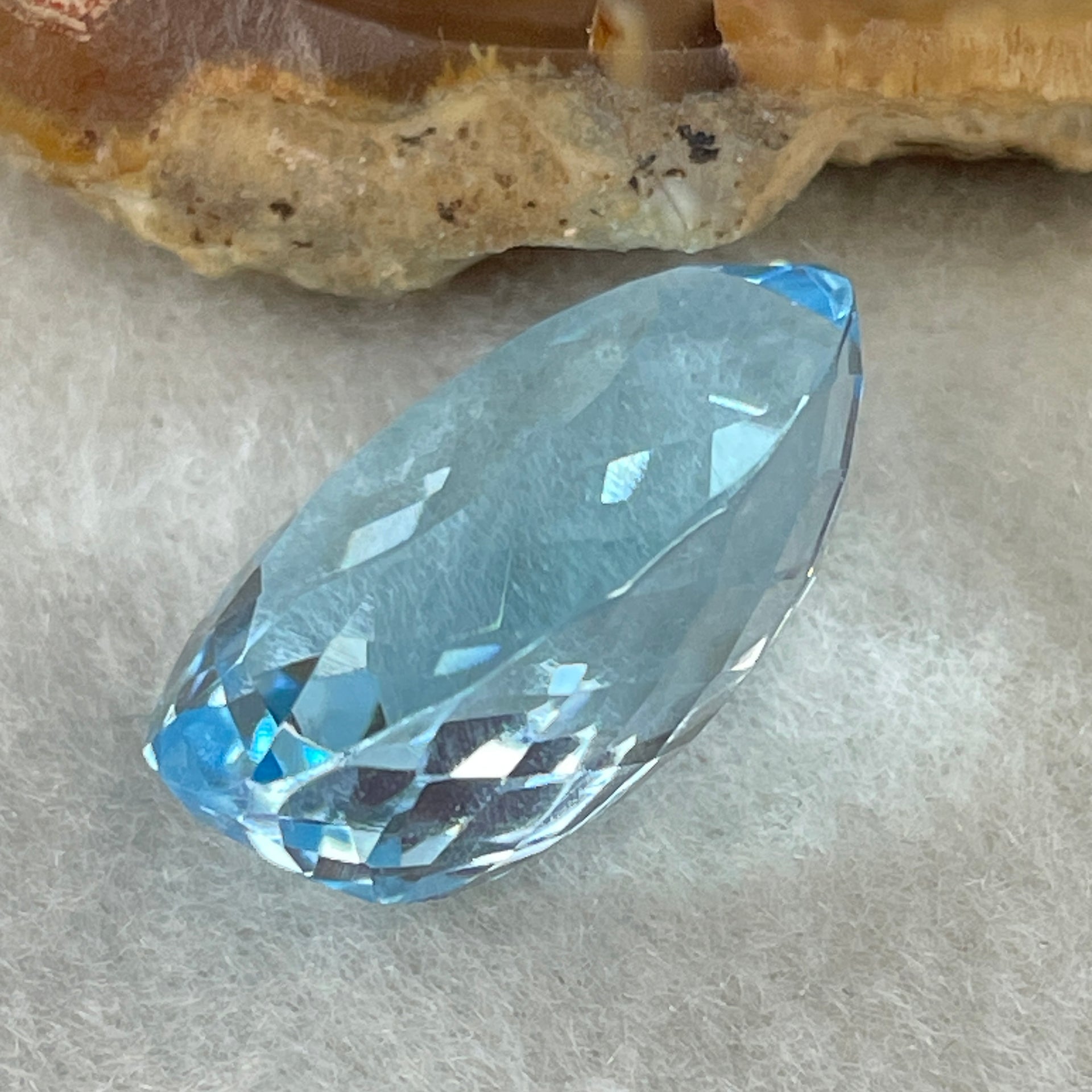 Natural Sky Blue Topaz Oval Shape 23.16ct 20.2 by 14.3 by 9.5mm - Huangs Jadeite and Jewelry Pte Ltd