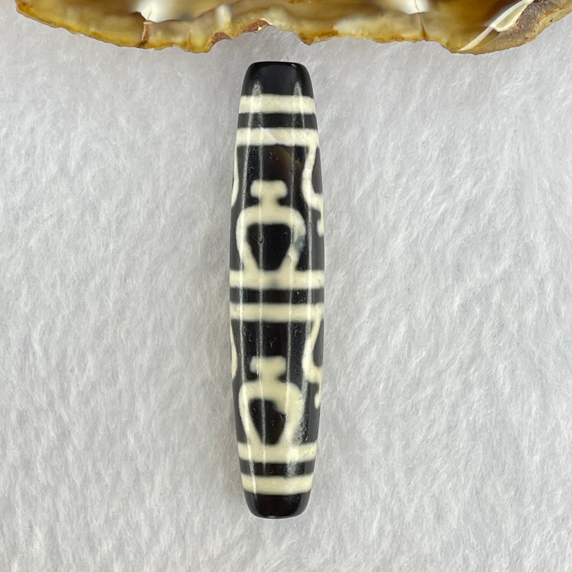 Natural Powerful Tibetan Old Oily Agate 8 Nectar Vessel Dzi Bead Heavenly Master (Tian Zhu) 花蜜容器眼天珠 14.98g 59.8 by 13.1mm - Huangs Jadeite and Jewelry Pte Ltd