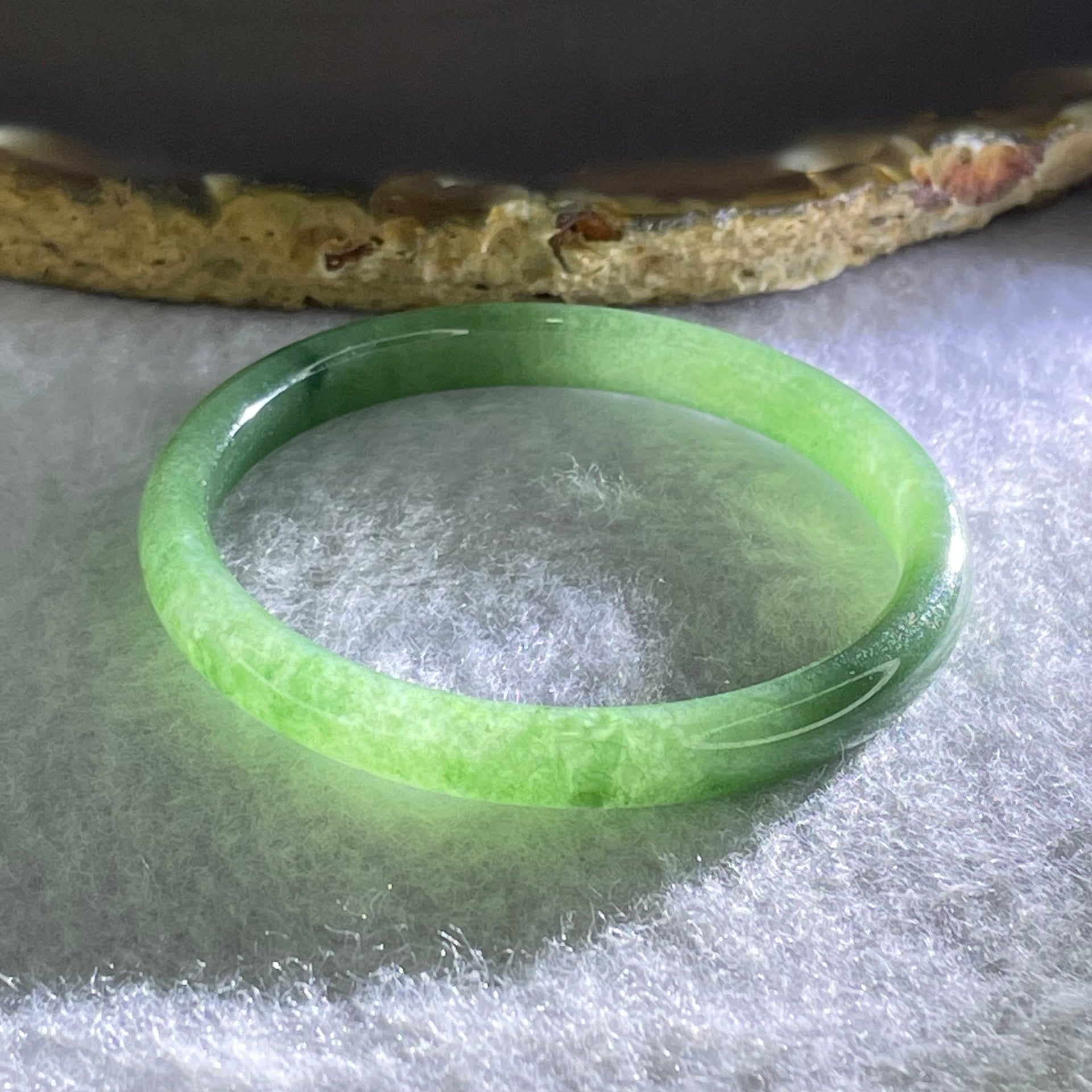 Type A Green Jadeite Bangle Internal Diameter 44.5mm 11.52g 6.3 by 4.7mm (Internal Line) - Huangs Jadeite and Jewelry Pte Ltd