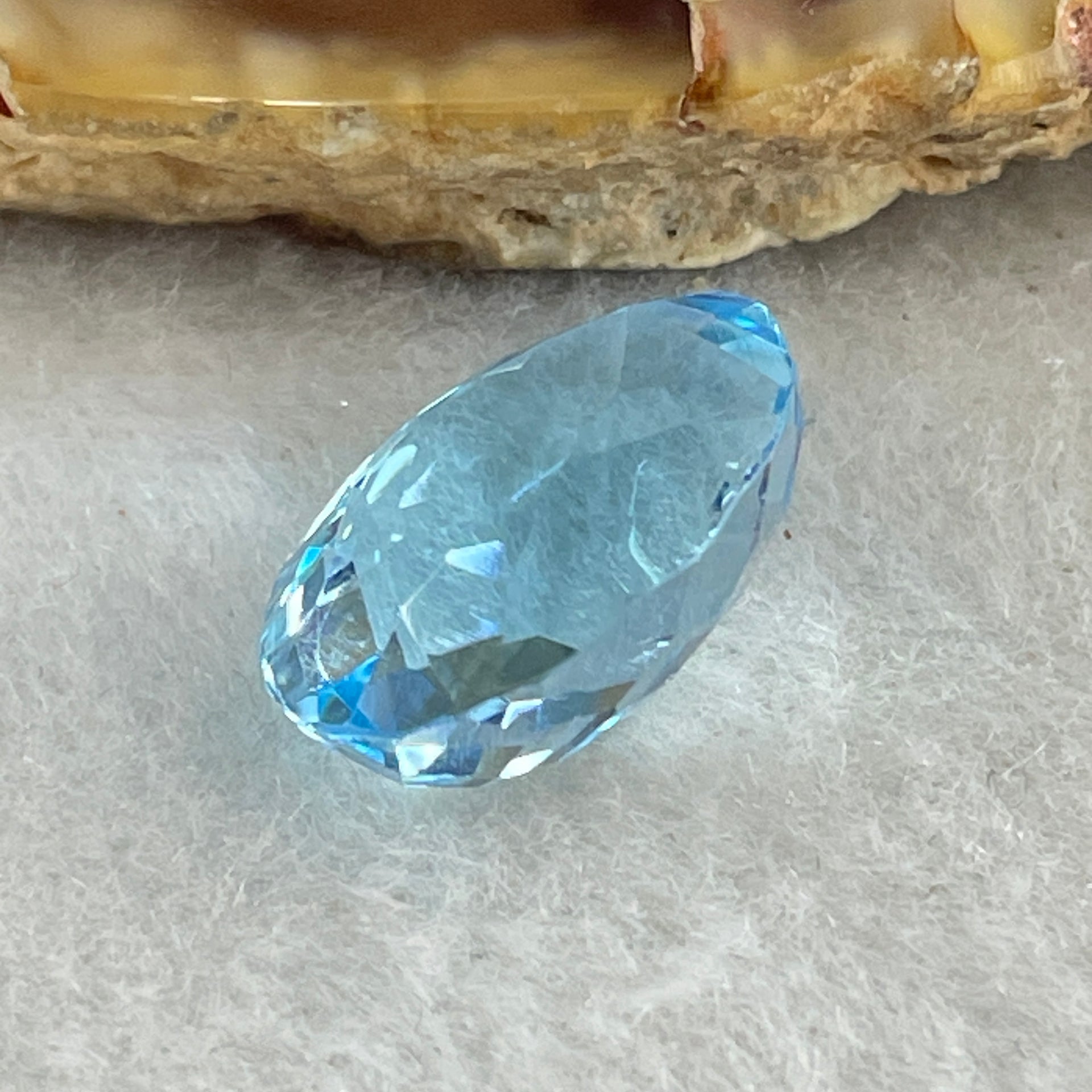 Natural Sky Blue Topaz Oval Shape 9.98ct 14.9 by 11.2 by 7.3mm - Huangs Jadeite and Jewelry Pte Ltd