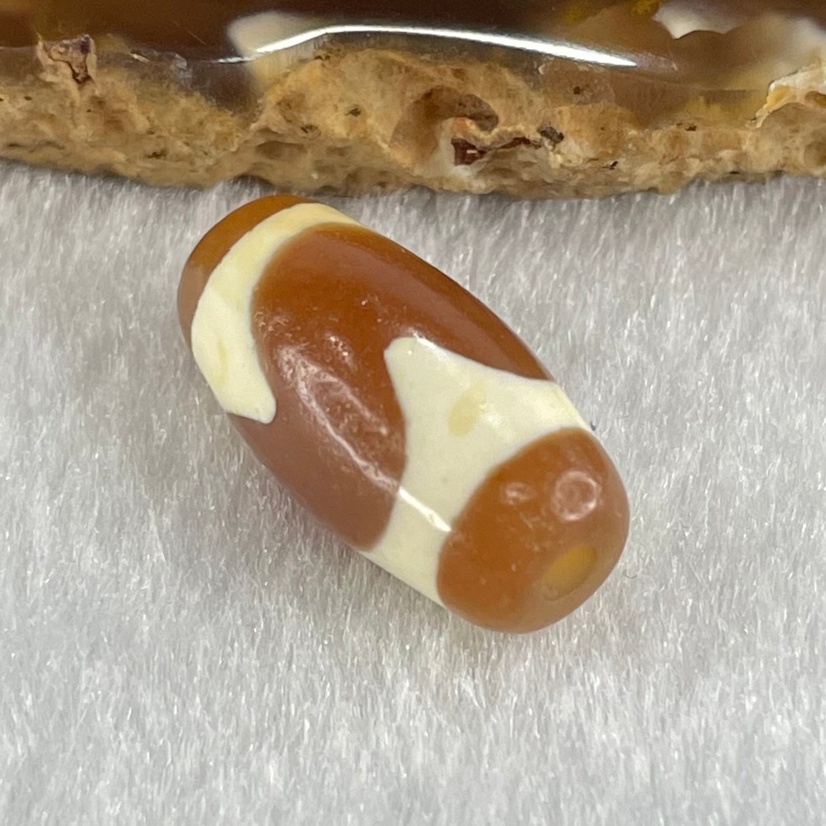 Natural Powerful Tibetan Old Oily Agate Tiger Tooth Daluo Dzi Bead Heavenly Master (Tian Zhu) 虎呀天诛 2.95g 20.0 by 10.1mm - Huangs Jadeite and Jewelry Pte Ltd