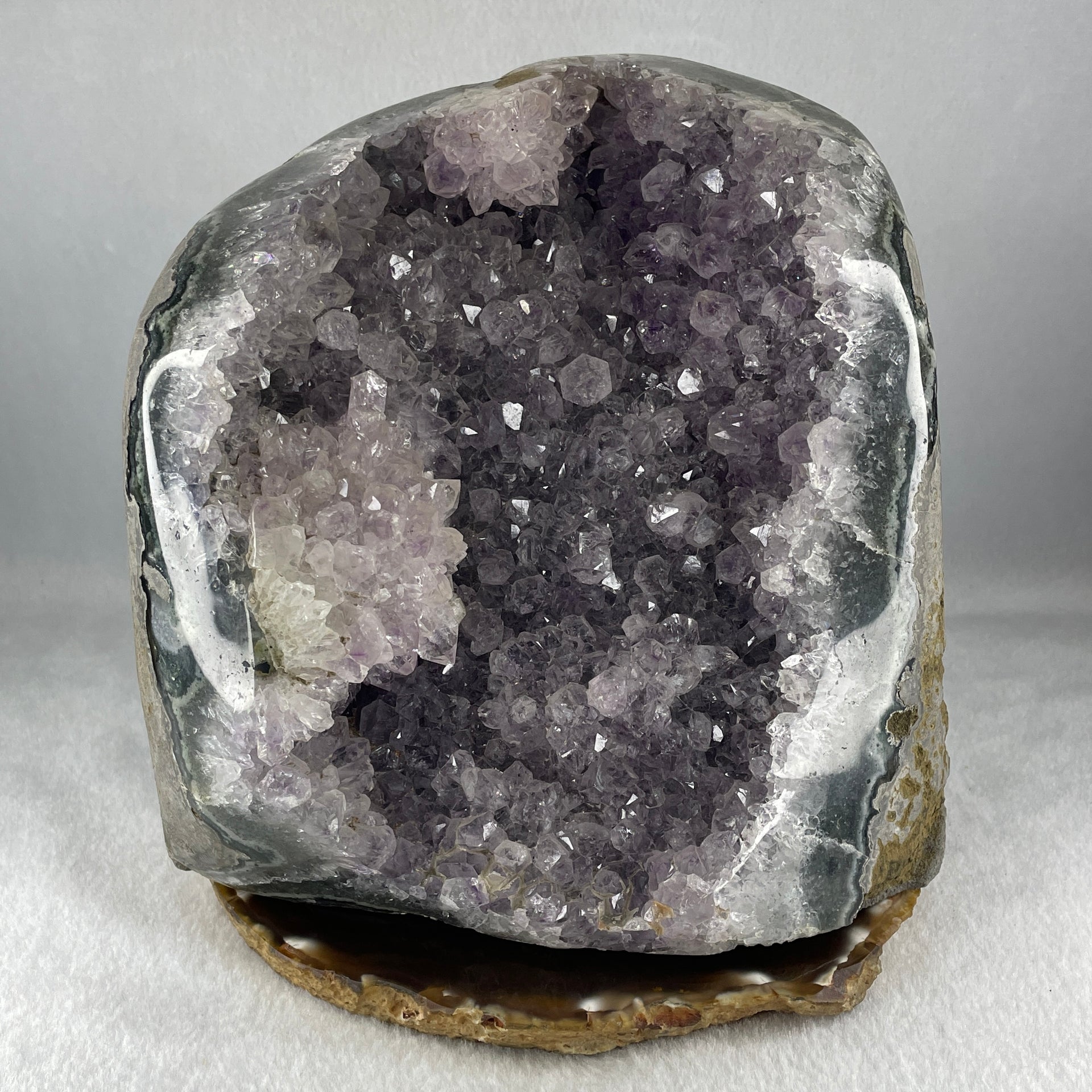Natural Brazil Amethyst Cave 4.568,2g 160.0 by 140.0 by 155.0mm - Huangs Jadeite and Jewelry Pte Ltd
