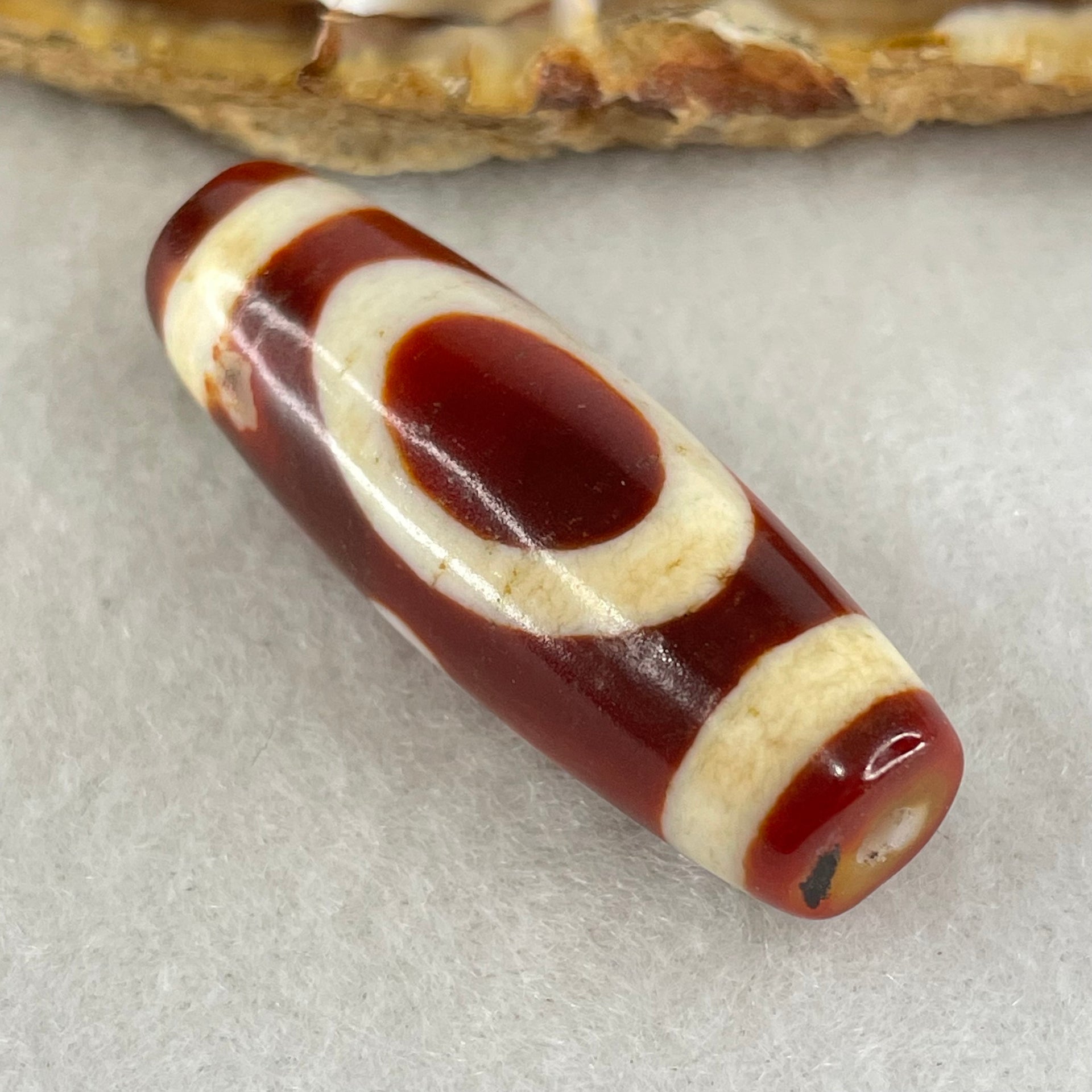 Natural Powerful Tibetan Old Oily Red White Agate One Eye Water Element Dzi Bead Heavenly Master (Tian Zhu) 一眼水元素天珠 9.44g 37.8 by 12.7mm - Huangs Jadeite and Jewelry Pte Ltd