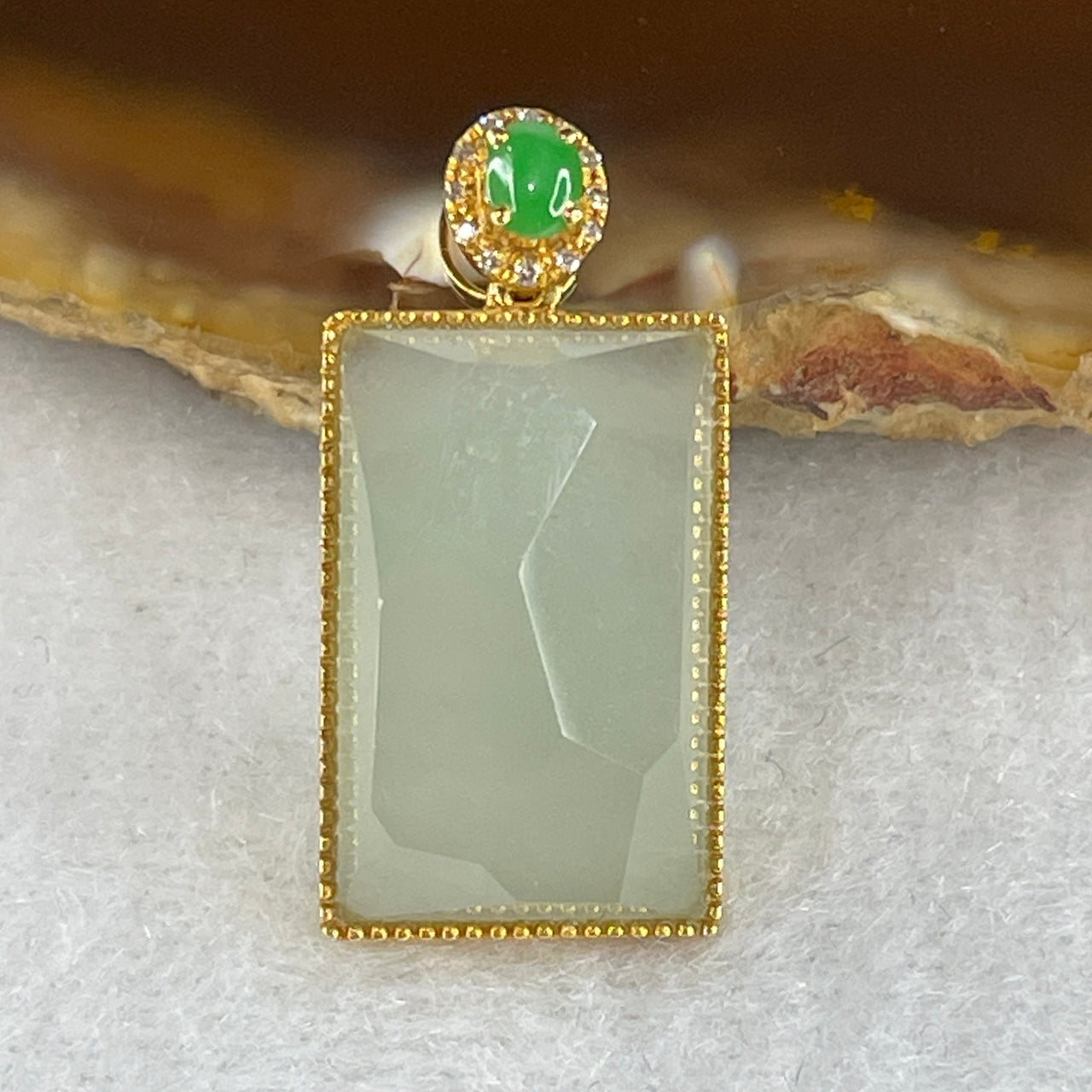 Certified Type A Icy Jade Jadeite Wu Shi Pai Jade Jadeite 18k Yellow Gold 4.11g 35.3 by 12.6 by 5.9mm - Huangs Jadeite and Jewelry Pte Ltd