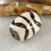 Natural Powerful Tibetan Old Oily Agate Double Tiger Tooth Daluo Dzi Bead Heavenly Master (Tian Zhu) 虎呀天诛 4.72g 17.8 by 13.2mm - Huangs Jadeite and Jewelry Pte Ltd