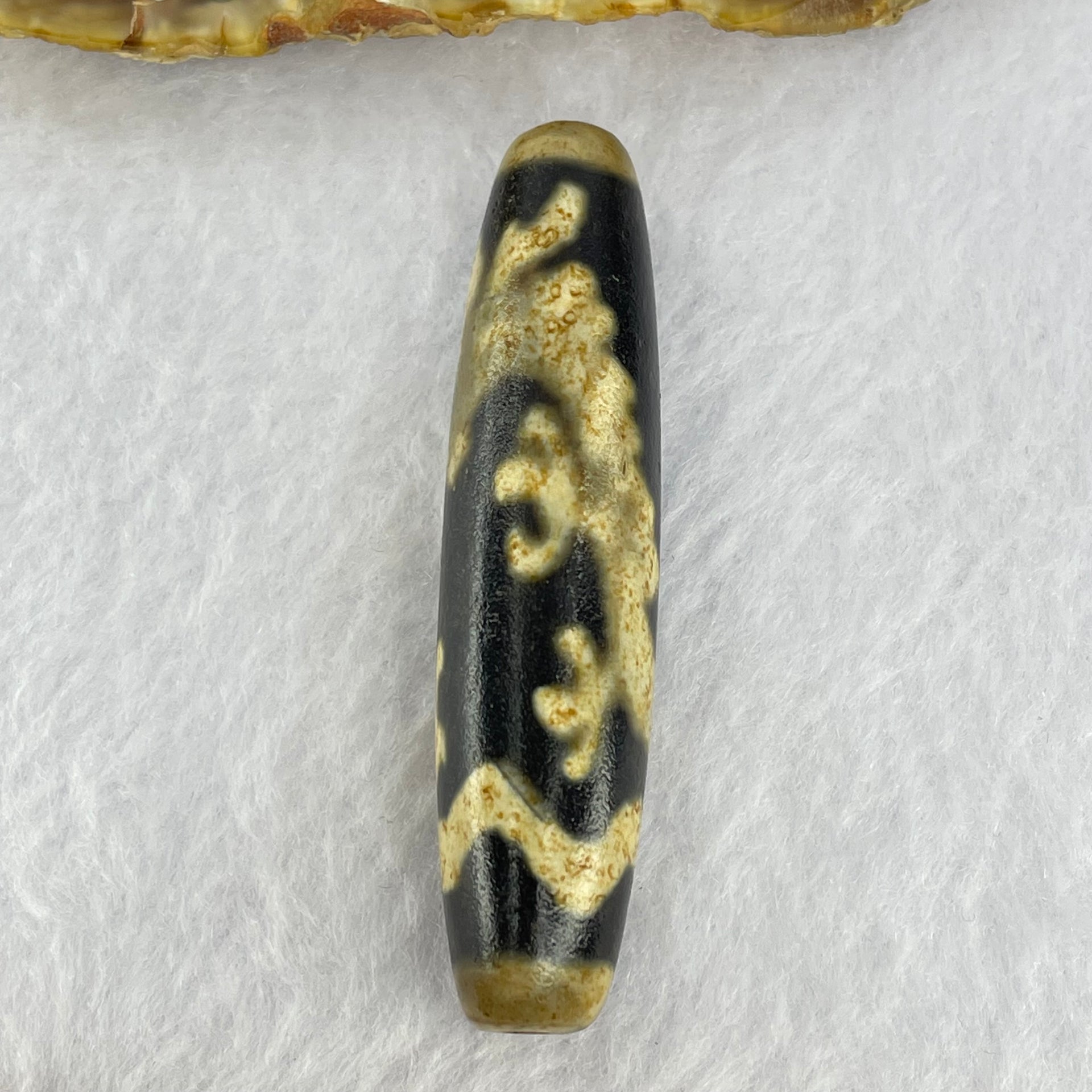 Natural Powerful Tibetan Old Oily Agate Dragon Dzi Bead Heavenly Master (Tian Zhu) 龙天珠 17.96g 59.6 by 14.0mm - Huangs Jadeite and Jewelry Pte Ltd