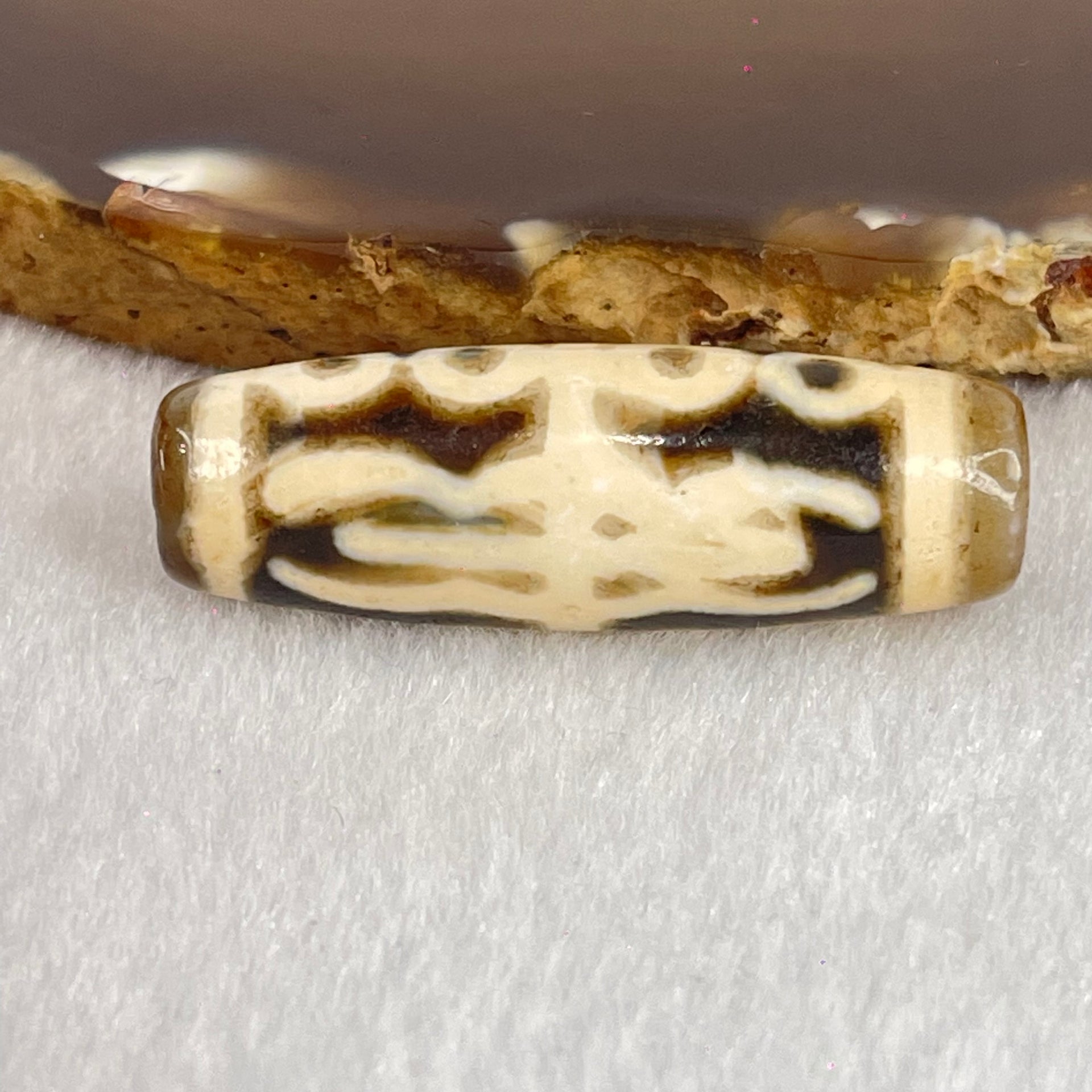 Natural Powerful Tibetan Old Oily Agate Water Lines 8 Eyes Dzi Bead Heavenly Master (Tian Zhu) 水纹八眼天诛 9.93g 38.9 by 12.8mm - Huangs Jadeite and Jewelry Pte Ltd