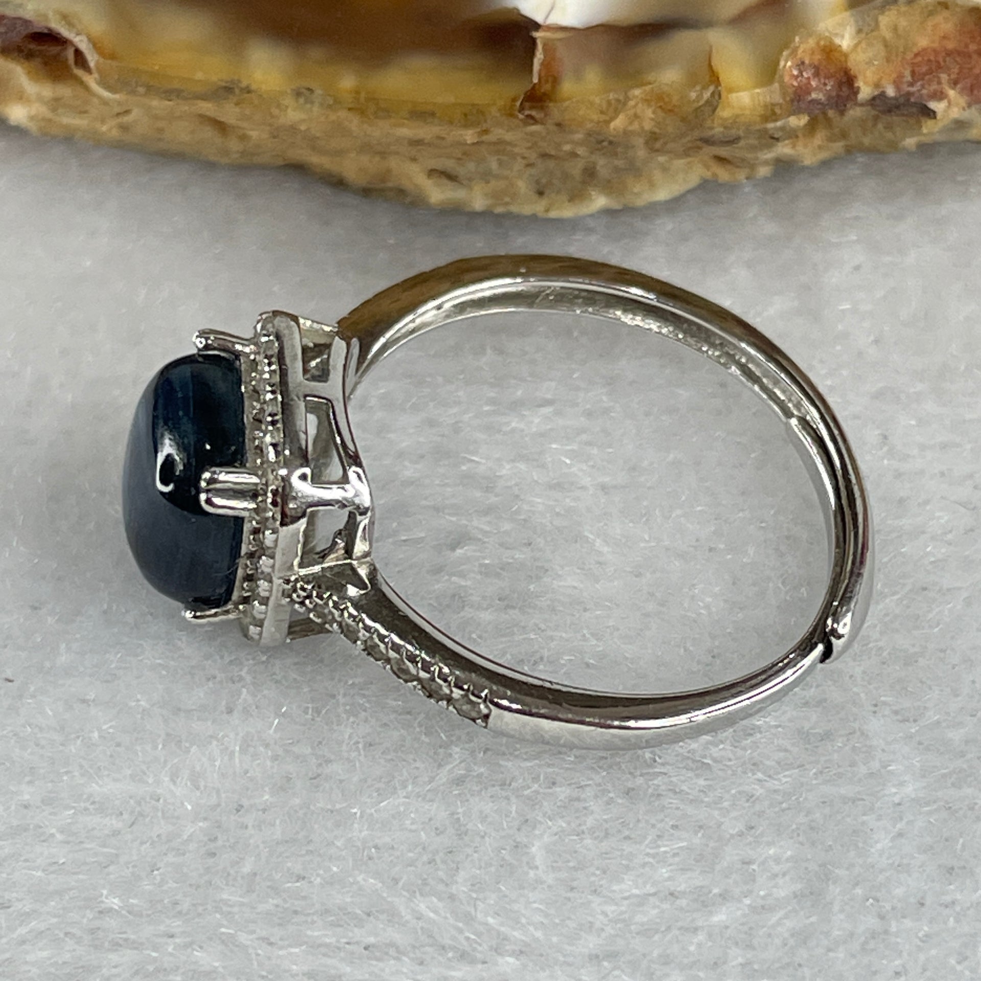 Good Grade Natural Blue Kyanite Bead in S925 Sliver Adjustable Ring 2.13g 7.7 by 4.5mm - Huangs Jadeite and Jewelry Pte Ltd