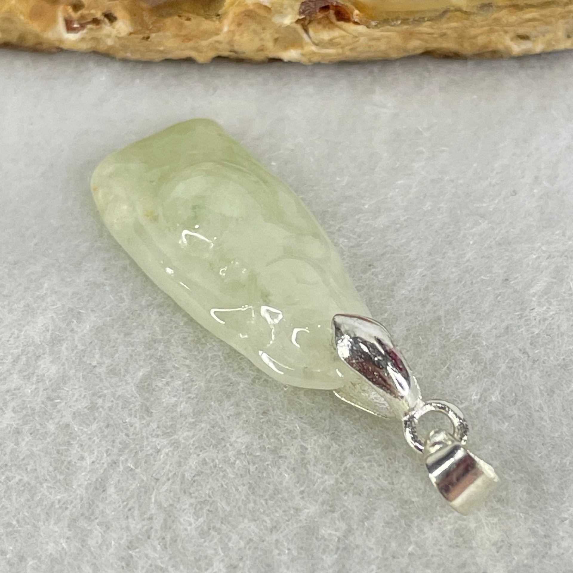 Type A Light Green Jadeite Hulu Pendant 2.45g 24.3 by 11.1 by 4.8mm - Huangs Jadeite and Jewelry Pte Ltd