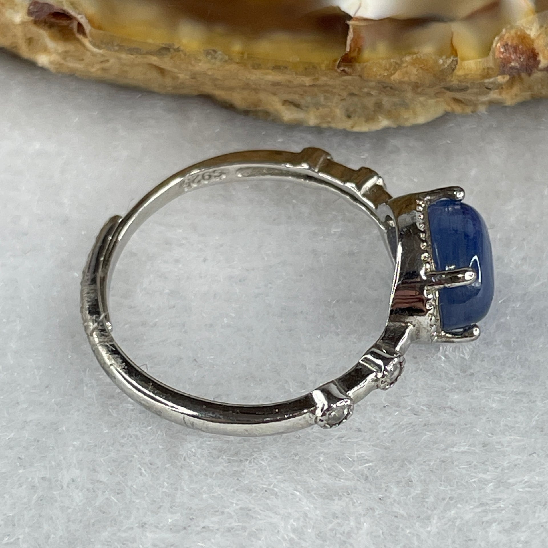 Natural Blue Kyanite Bead in S925 Sliver Adjustable Ring 1.86g 7.9 by 5.9 by 3.5mm - Huangs Jadeite and Jewelry Pte Ltd