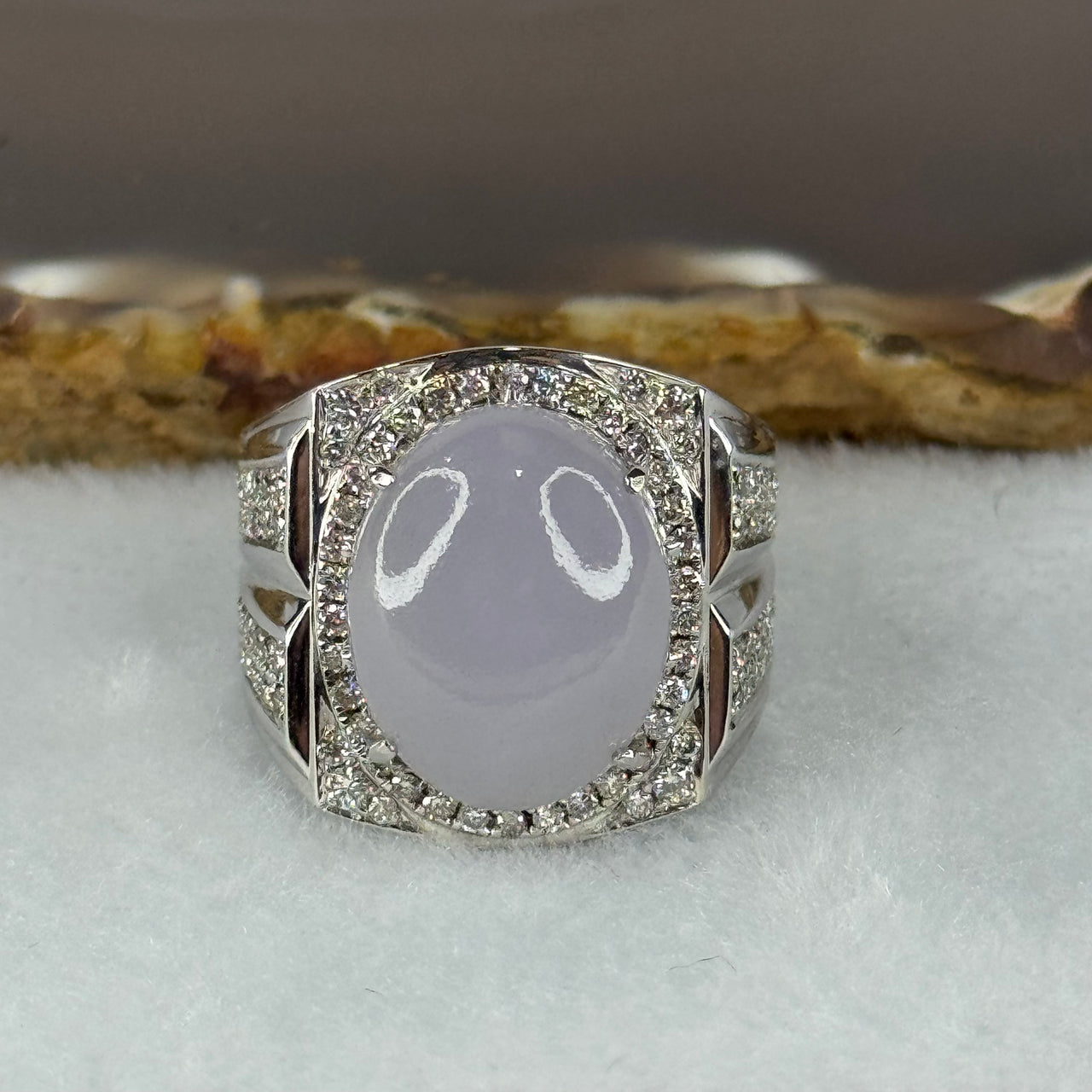 Type A lavender Burmese jadeite ring in 18k white gold with natural diamonds 16.52g size US10 HK22.5 Inner Diameter 20.0mm - Huangs Jadeite and Jewelry Pte Ltd