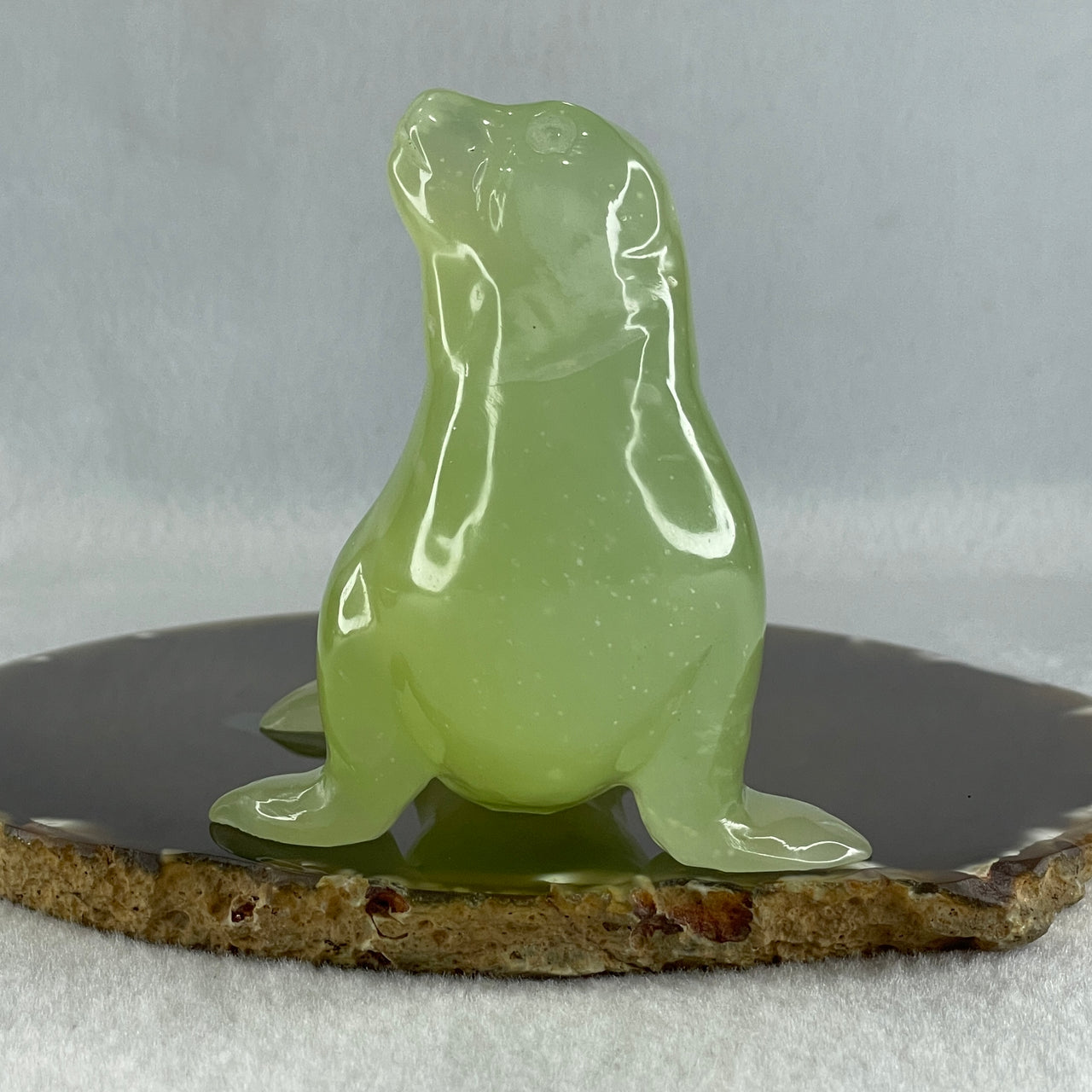 Natural Green Serpentine Seal Display 280.3g 98.5 by 72.8 by 82.4mm - Huangs Jadeite and Jewelry Pte Ltd