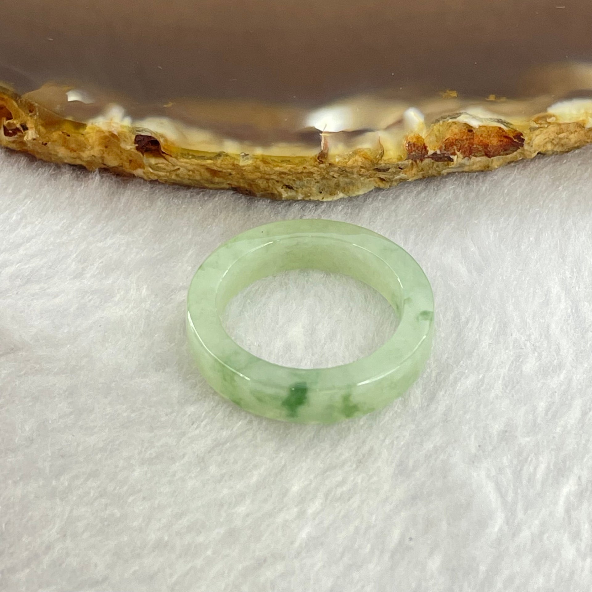 Type A Green Piao Hua Jadeite Ring 3.21g 4.7 by 3.6mm US8 HK17.5 - Huangs Jadeite and Jewelry Pte Ltd