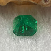 Natural Colombia Green Emerald (Beryl) Cut-Cornered Rectangular step cut 0.86ct 5.6 by 5.2 by 4.3mm - Huangs Jadeite and Jewelry Pte Ltd