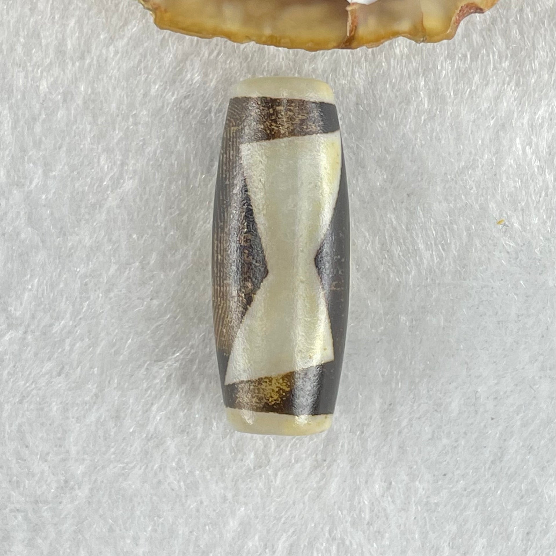 Natural Powerful Tibetan Old Oily Agate 5 Eyes Lightning Dzi Bead Heavenly Master (Tian Zhu) 五眼闪电天珠 6.08g 29.0 by 11.5mm - Huangs Jadeite and Jewelry Pte Ltd