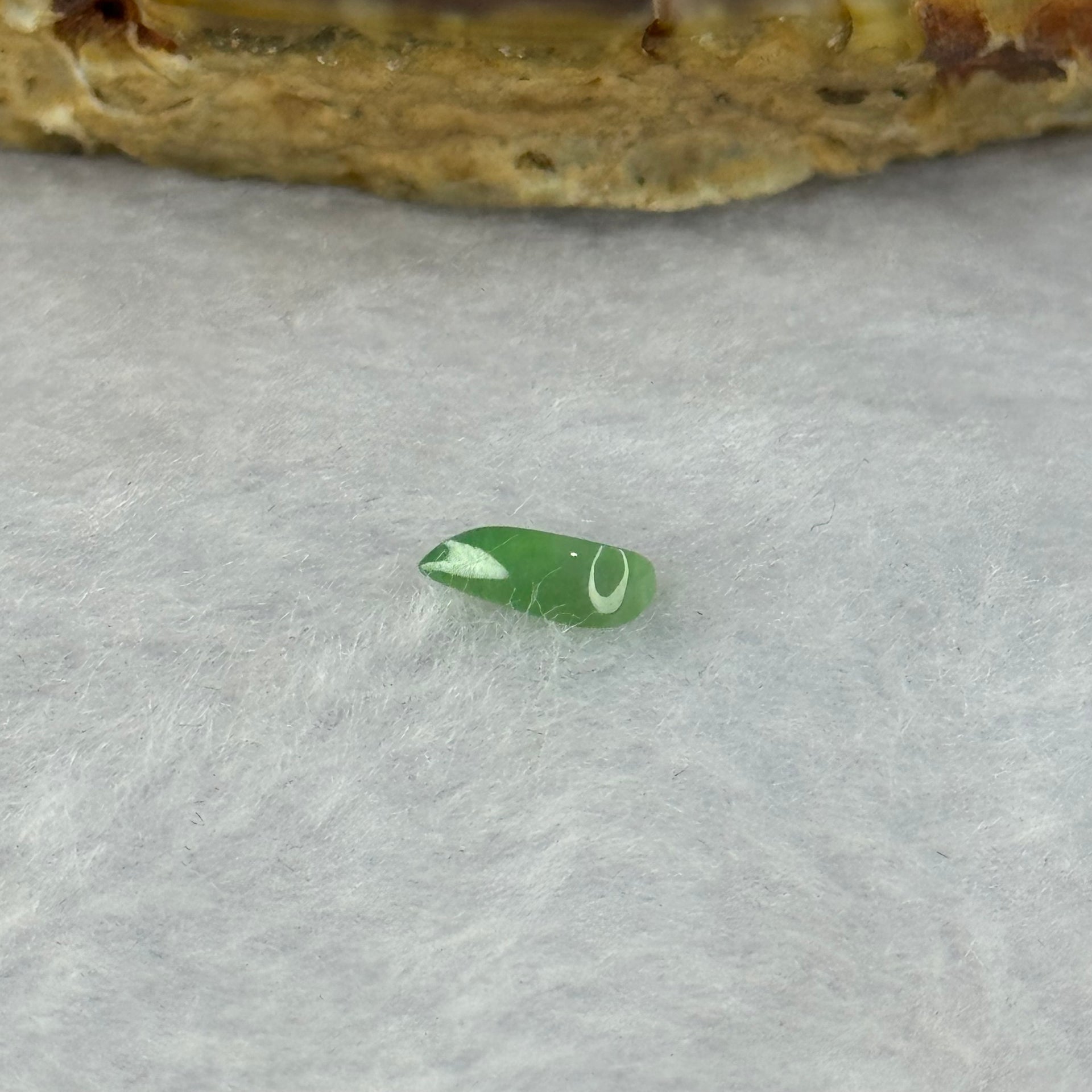 Type A ICY Apple Green Jadeite Jade Stone For Setting 0.45ct 7.2 by 3.5 by 2.1mm - Huangs Jadeite and Jewelry Pte Ltd