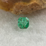 Natural Colombia Vivid Green Emerald (Beryl) Cut-Cornered Square Step cut 0.41ct 4.5 by 4.3 by 3.2mm - Huangs Jadeite and Jewelry Pte Ltd