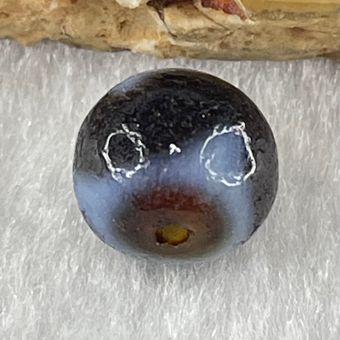 Natural Powerful Tibetan Old Oily Agate Tiger Tooth Daluo Dzi Bead Heavenly Master (Tian Zhu) 虎呀天诛 1.37g 9.5 by 9.9mm - Huangs Jadeite and Jewelry Pte Ltd