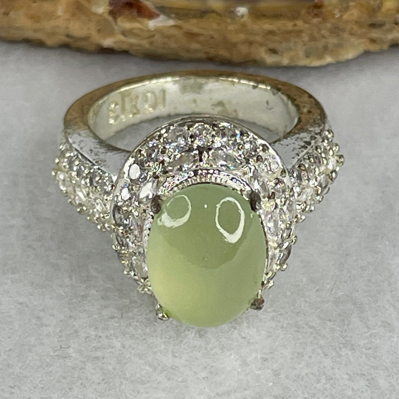 Natural Type A Semi Icy Light Green Jadeite Cabochon Mold Ring | Untreated Dewy Ban Bing Fei Cui Oval Ring (11.83g | 12.6 x 9.4 x 5.5mm | US 8.6 / HK 19)