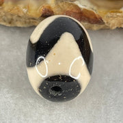 Natural Powerful Tibetan Old Oily Agate Tiger Tooth Daluo Dzi Bead Heavenly Master (Tian Zhu) 虎呀天诛 4.63g 17.7 by 13.3mm - Huangs Jadeite and Jewelry Pte Ltd