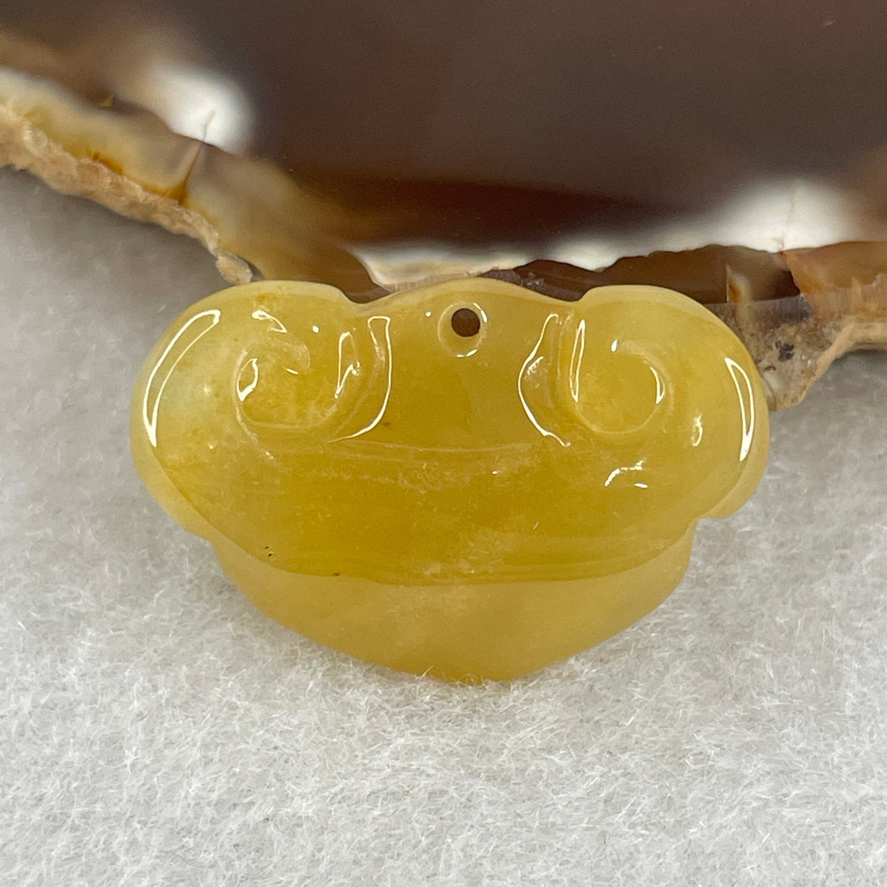 Natural Type A Honey Yellow Jadeite Ruyi Pendant | 25.5mm Carved White-Yellow Jade Scepter Wish-Granting Amulet (4.70g 25.5x17.0x6.2mm)