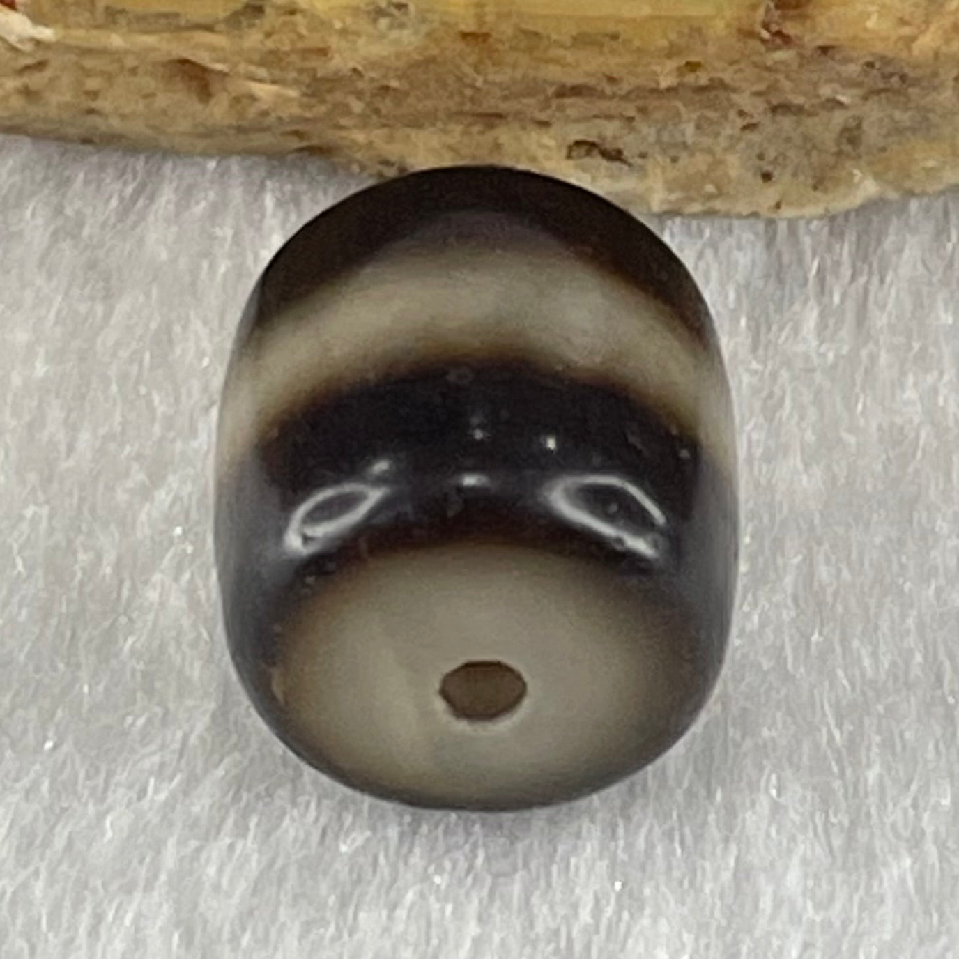 Natural Powerful Tibetan Old Oily Agate 1 Lines Dzi Bead Heavenly Master (Tian Zhu) 1.91g 10.2 by 10.3mm - Huangs Jadeite and Jewelry Pte Ltd