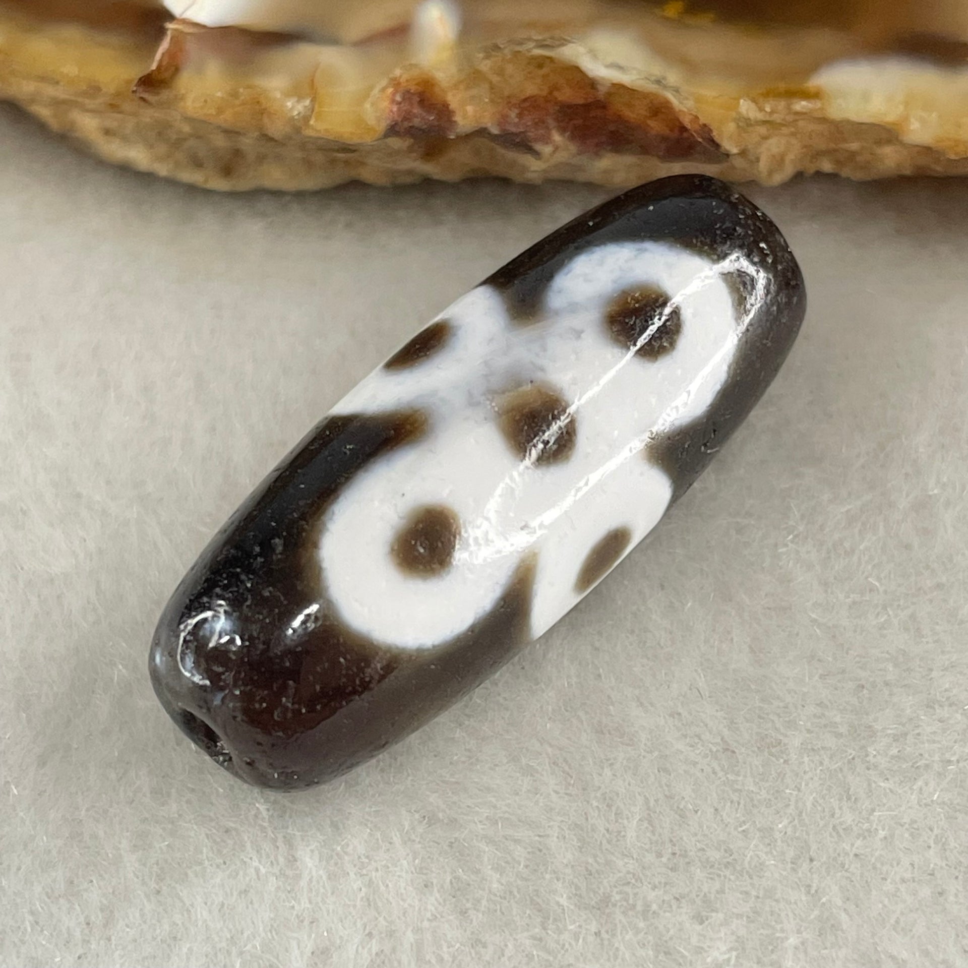 Natural Powerful Tibetan Old Oily Agate 5 Eyes Lightning Dzi Bead Heavenly Master (Tian Zhu) 五眼闪电天珠 5.50g 29.0 by 11.0mm - Huangs Jadeite and Jewelry Pte Ltd