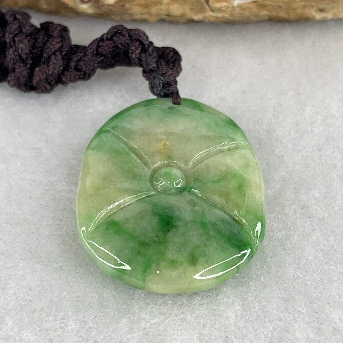Natural Type A Light Green with Green Jadeite Lotus Leaf Pendant | Continuous Prosperity & Heart Alignment) (8.23g | 26.7x21.0x6.2mm)