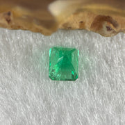 Natural Colombia Green Emerald (Beryl) Cut-Cornered Rectangular step cut 0.70cts 5.7 by 4.5 by 4.1mm - Huangs Jadeite and Jewelry Pte Ltd