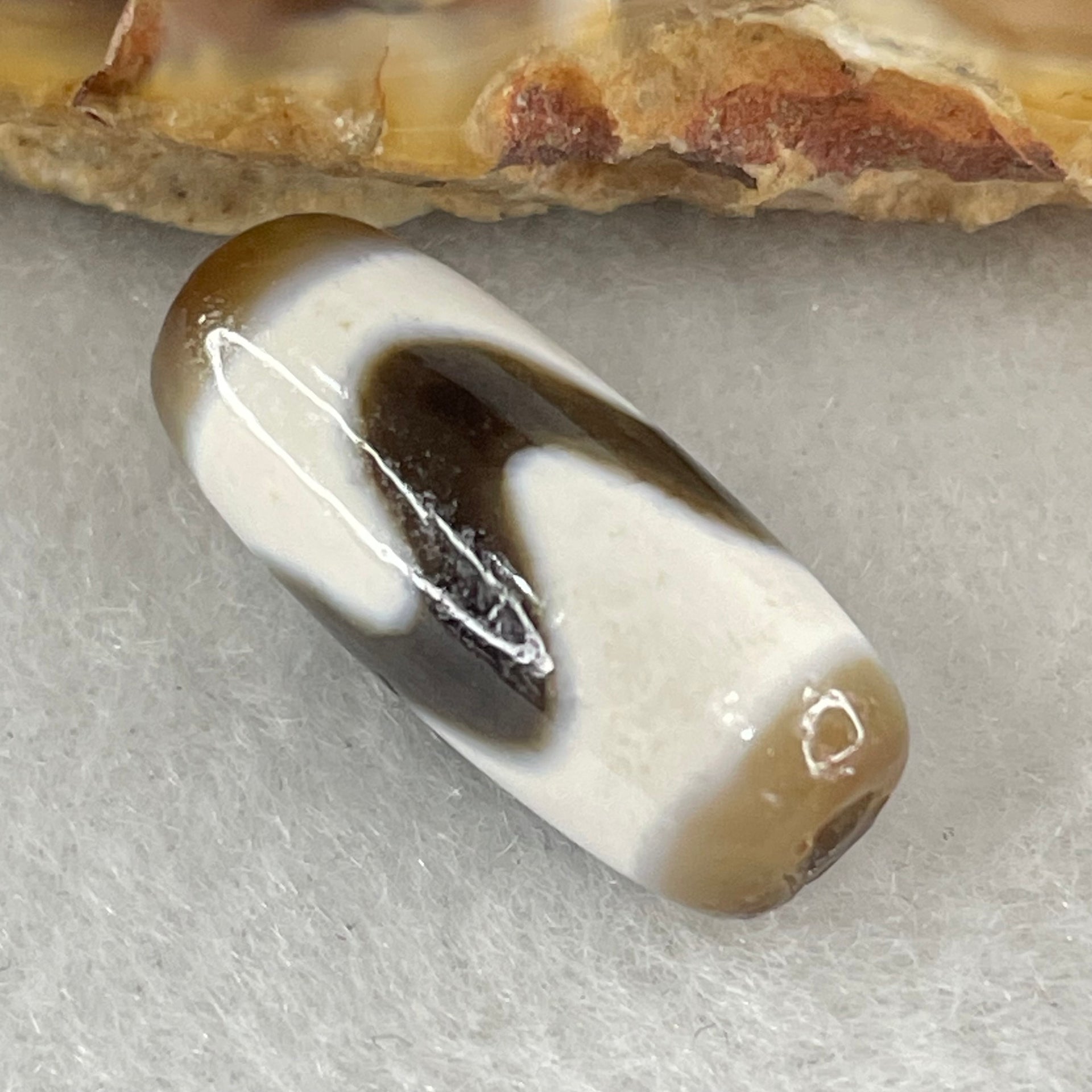 Natural Powerful Tibetan Old Oily Agate Tiger Tooth Daluo Dzi Bead Heavenly Master (Tian Zhu) 2.16g 19.8 by 8.4mm - Huangs Jadeite and Jewelry Pte Ltd