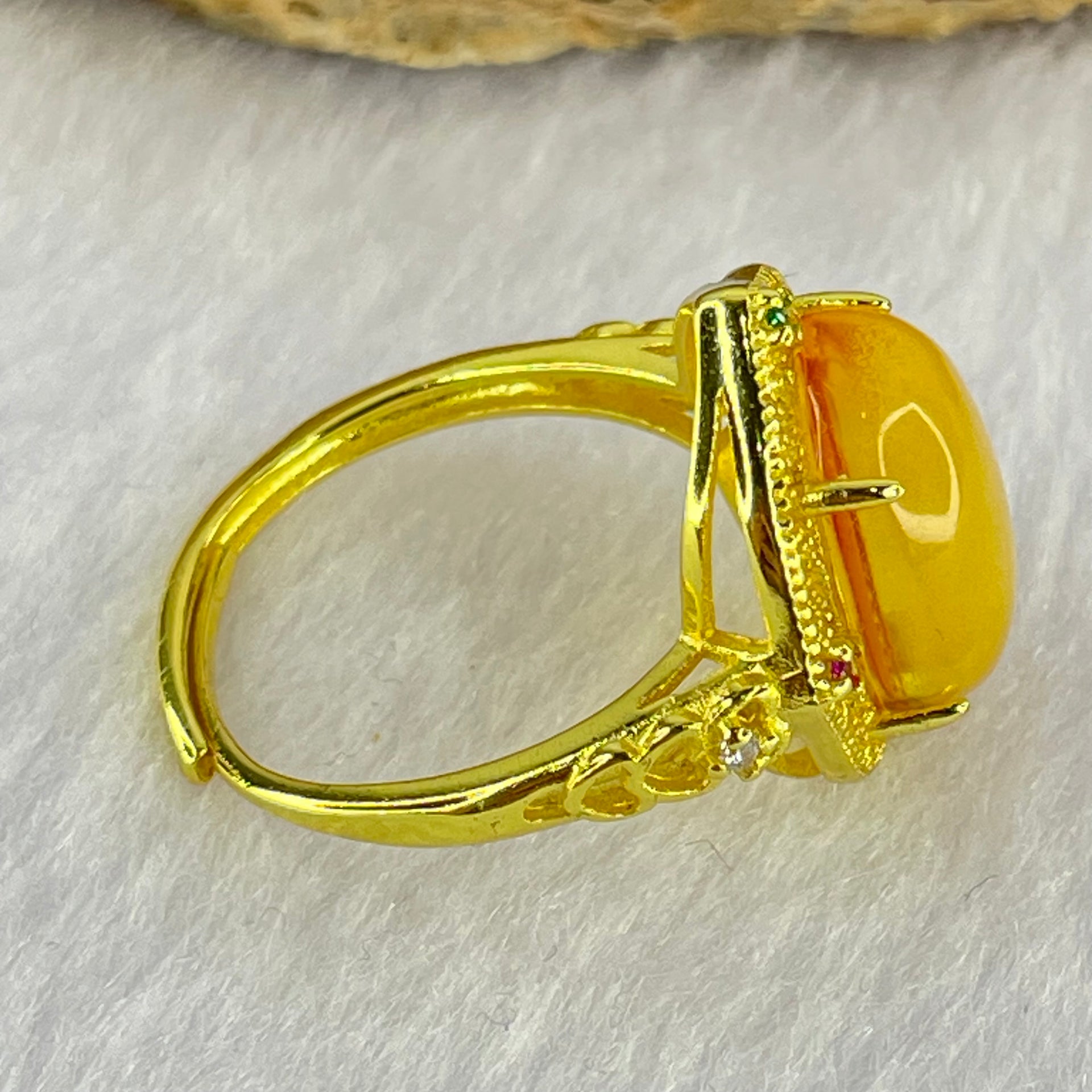 Natural Yellow Butterscotch Amber in S925 Sliver Gold Color Ring (Adjustable Size) 2.43g 2.43g 14.0 by 10.2 by 6.0mm - Huangs Jadeite and Jewelry Pte Ltd