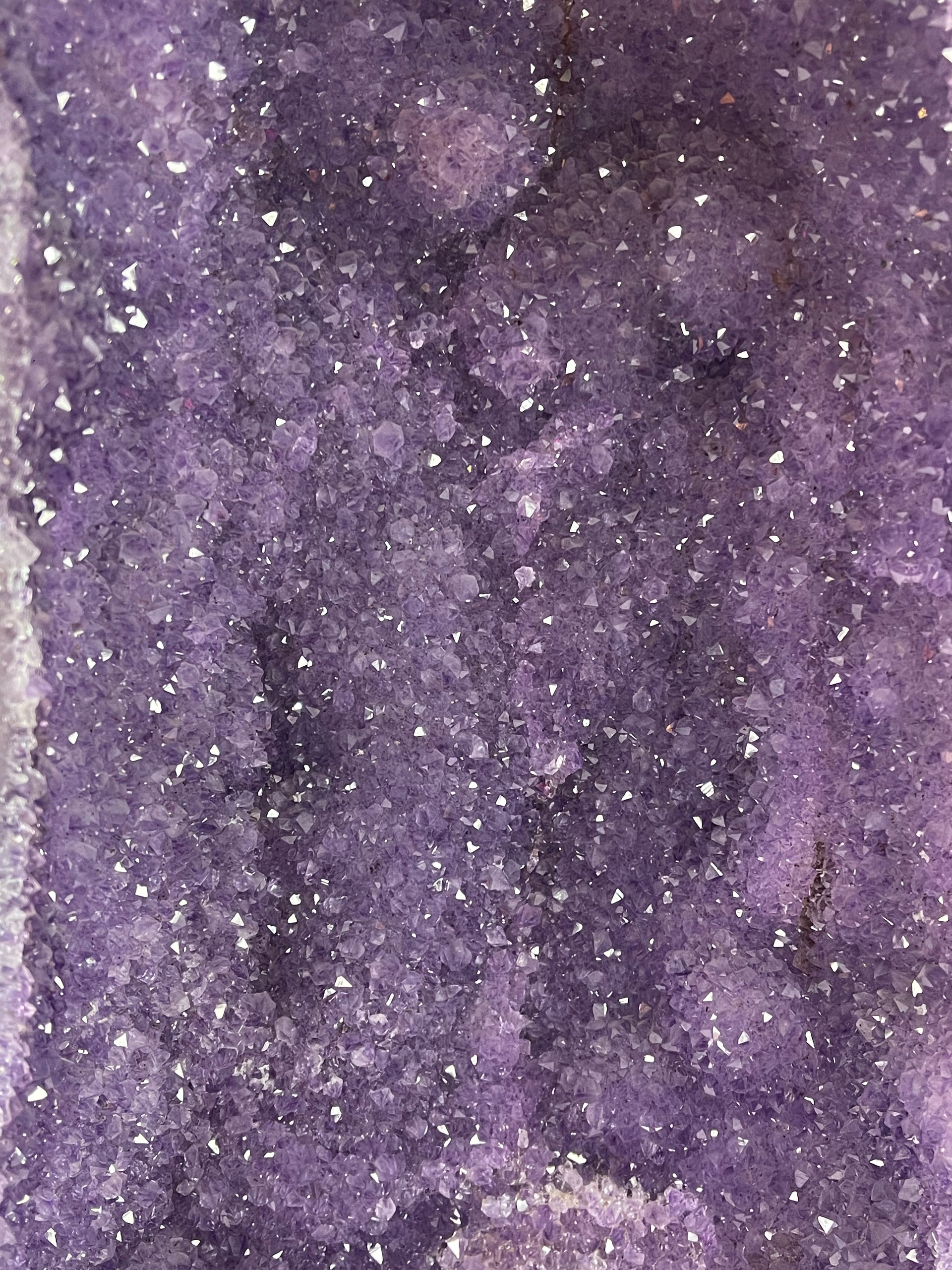 Natural Brazil Amethyst Cave with White Calcite 19,4142kg 270.0x182.0x560.0mm - Huangs Jadeite and Jewelry Pte Ltd