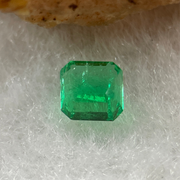 Natural Colombia Vivid Green Emerald (Beryl) Cut-Cornered Square Step cut 0.46ct 4.4 by 4.3 by 2.9mm - Huangs Jadeite and Jewelry Pte Ltd