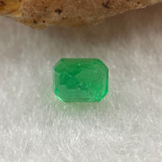 Natural Colombia Vivid Green Emerald (Beryl) Cut-Cornered Rectangular Step cut 0.42ct 4.8 by 3.7 by 3.2mm - Huangs Jadeite and Jewelry Pte Ltd
