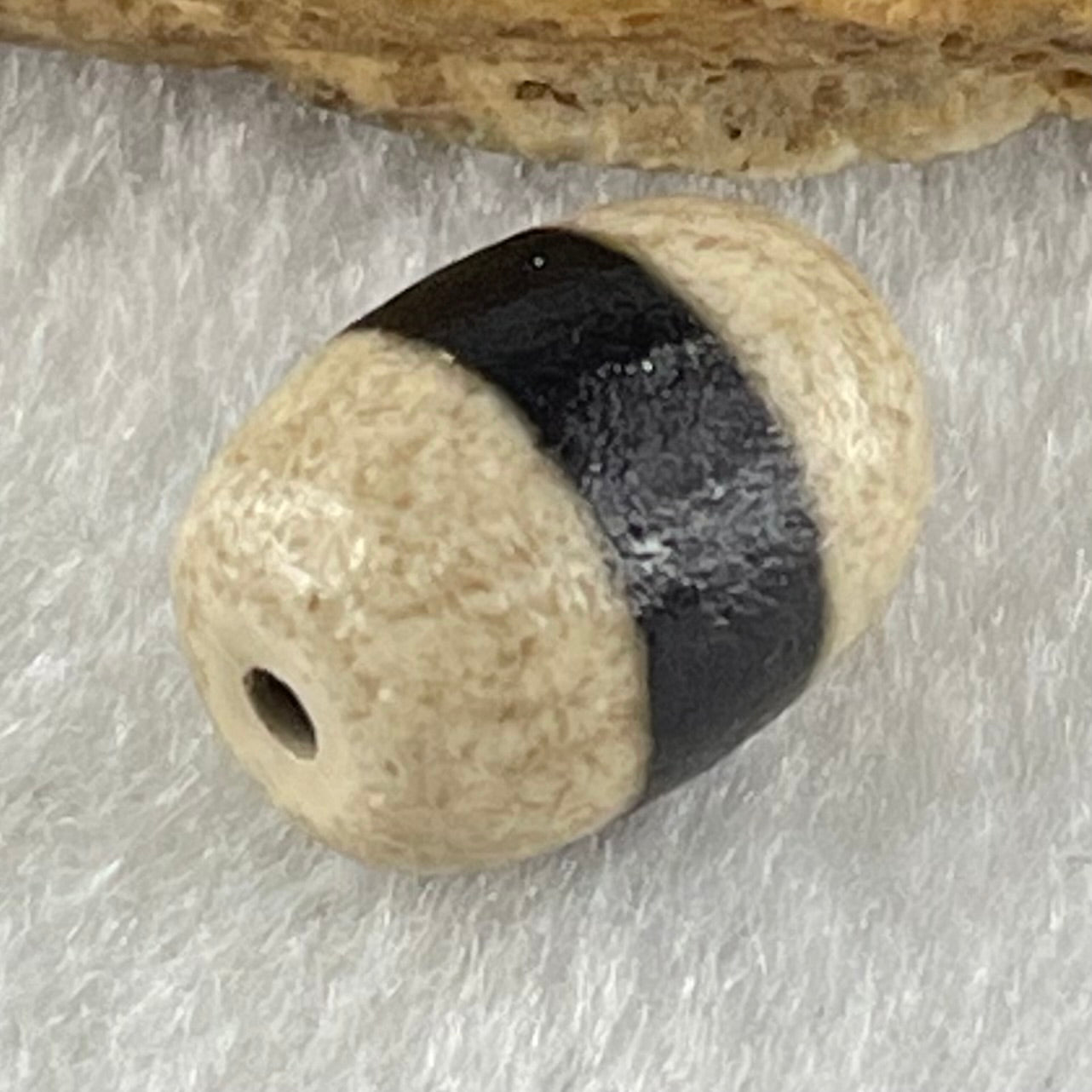 Natural Powerful Tibetan Old Oily Agate 1 Lines Dzi Bead Heavenly Master (Tian Zhu) 2.08g 13.5 by 10.1mm - Huangs Jadeite and Jewelry Pte Ltd