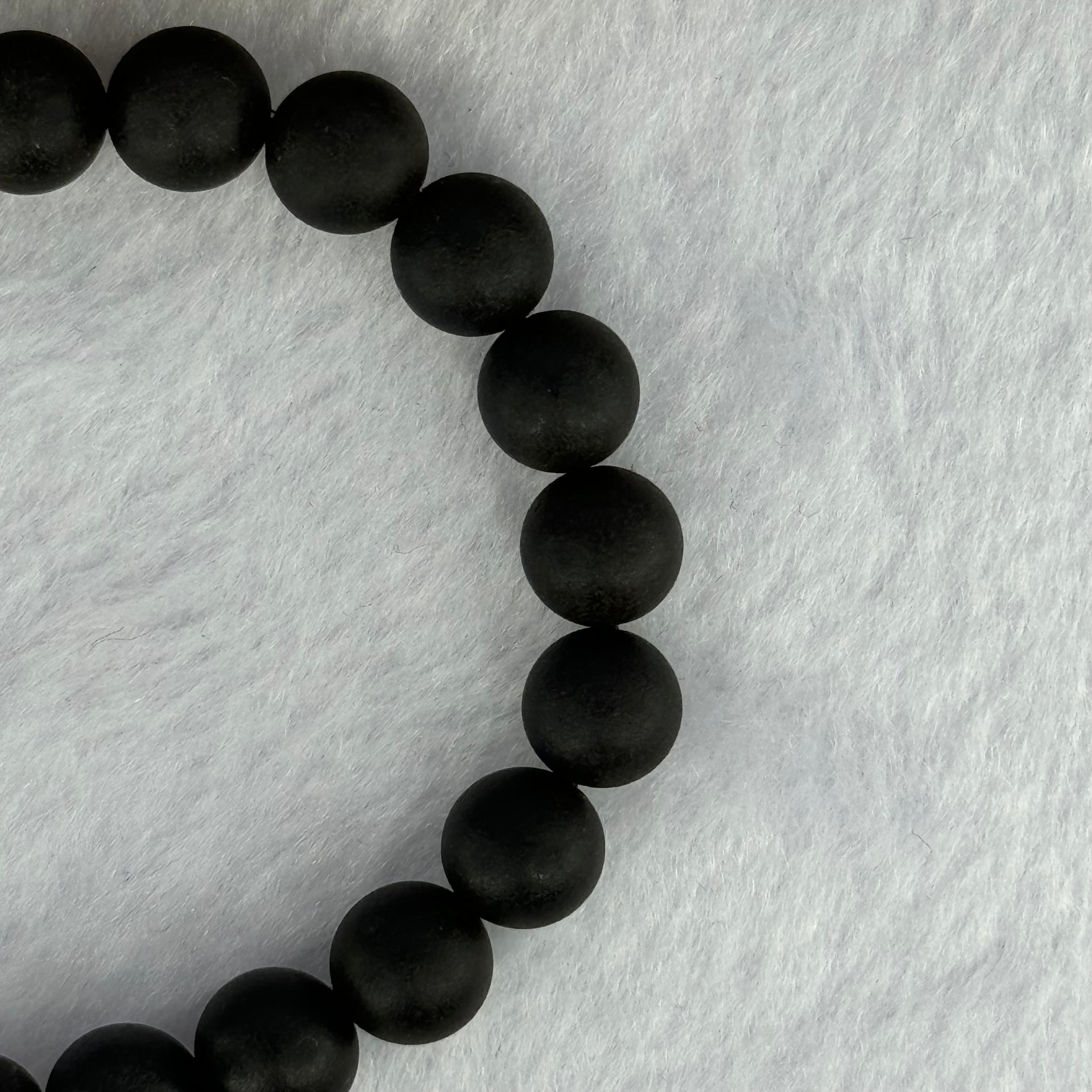Natural Dark Matt Black Amber Beads Bracelet 天然大黑天翁琥珀手链 6.31g 14.5cm 8.1mm 22 Beads - Huangs Jadeite and Jewelry Pte Ltd