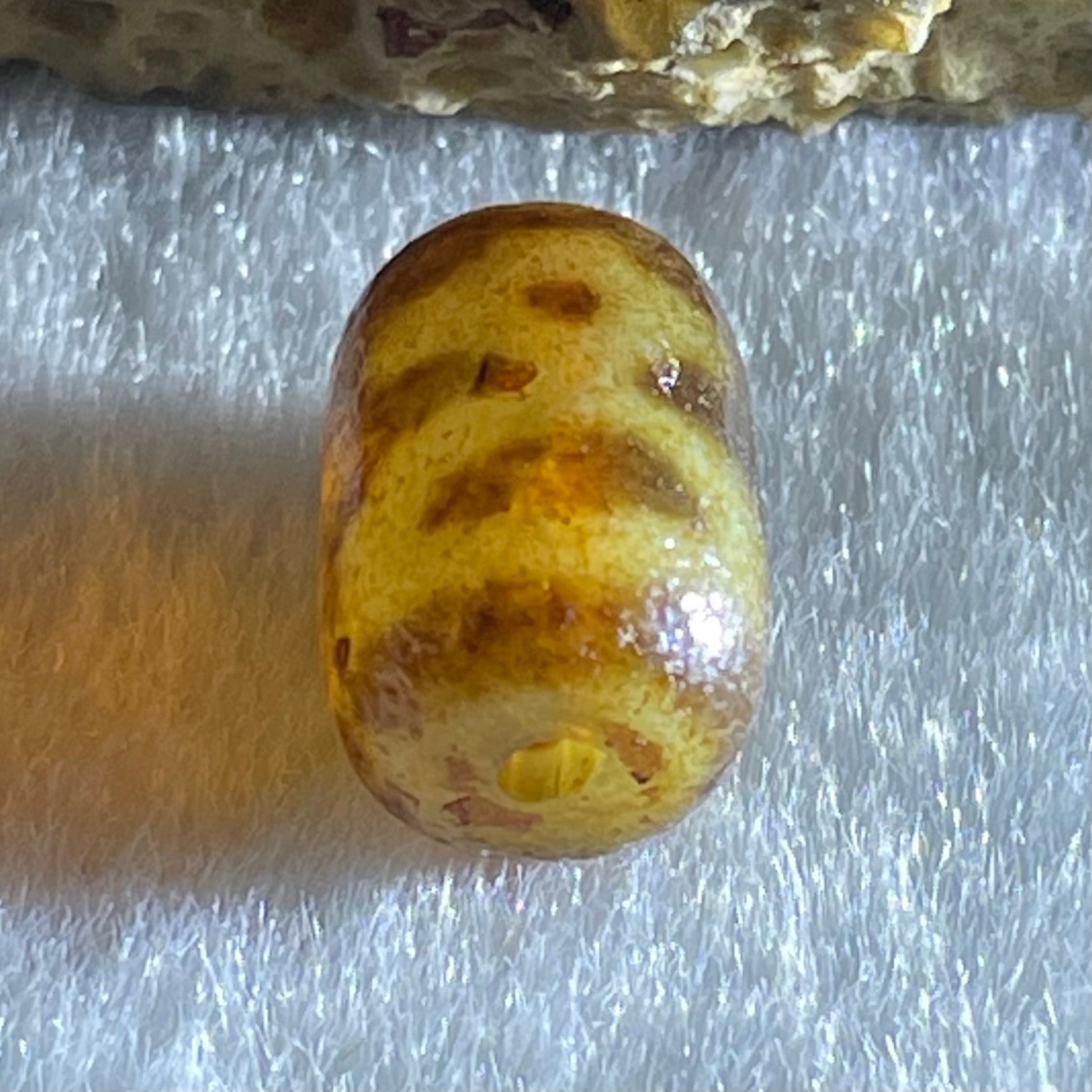 Natural Powerful Tibetan Old Oily Agate Double Cai Shen God of Fortune Dzi Bead Heavenly Master (Tian Zhu) 双财神爷天珠 1.78g 12.8 by 9.0mm - Huangs Jadeite and Jewelry Pte Ltd