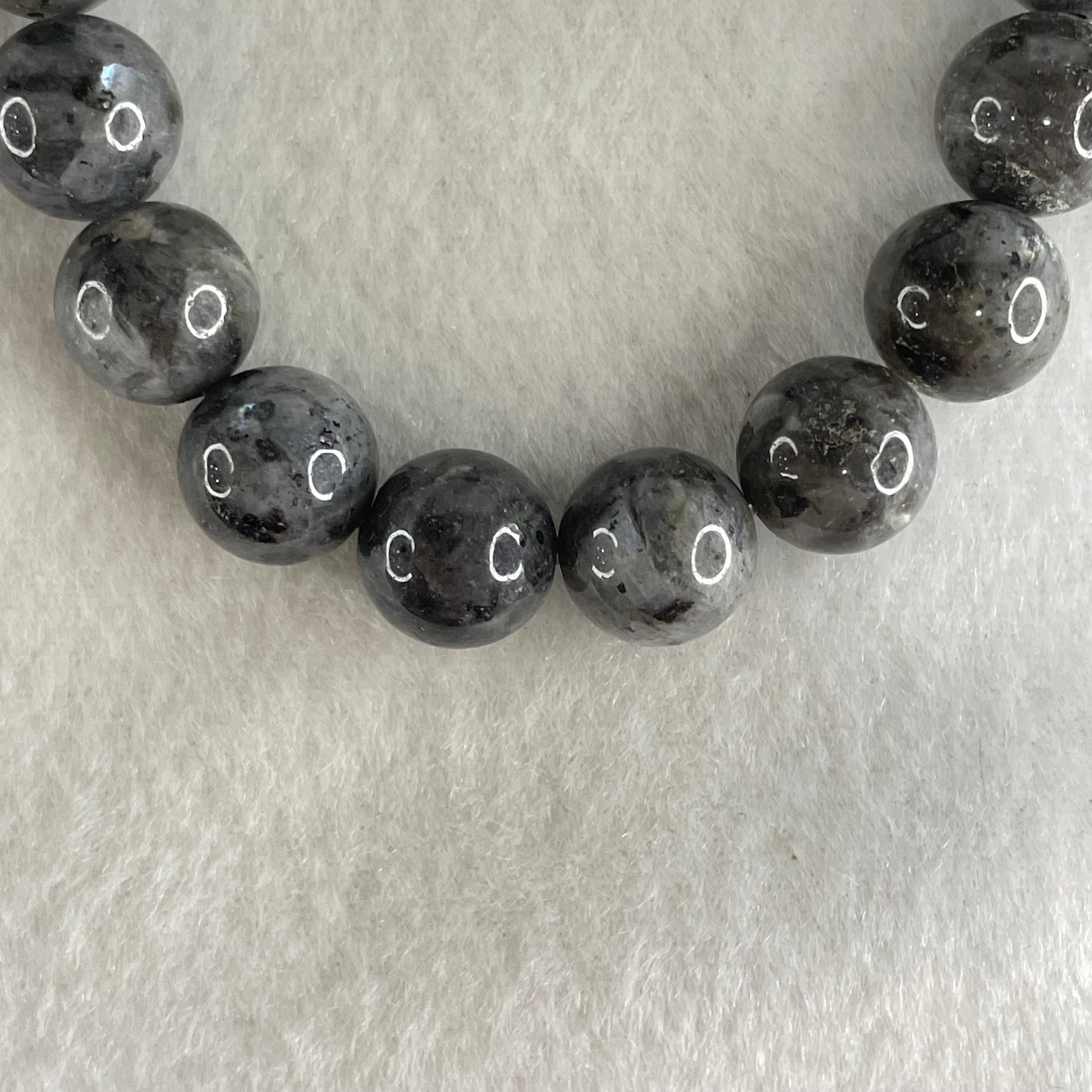 Average Grade Natural Labradorite Beads Bracelet 32.46g 16.5cm 10.7mm 19 Beads - Huangs Jadeite and Jewelry Pte Ltd